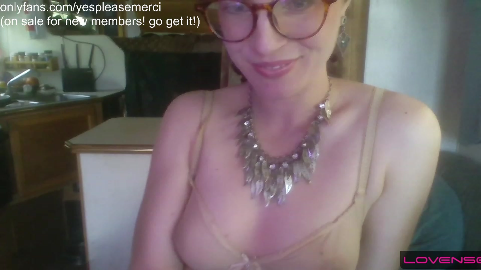 Gallery image thumbnail from yespleasemmhm's myfreecams stream on, 04/29/2023, 17:26 image 2 of 20