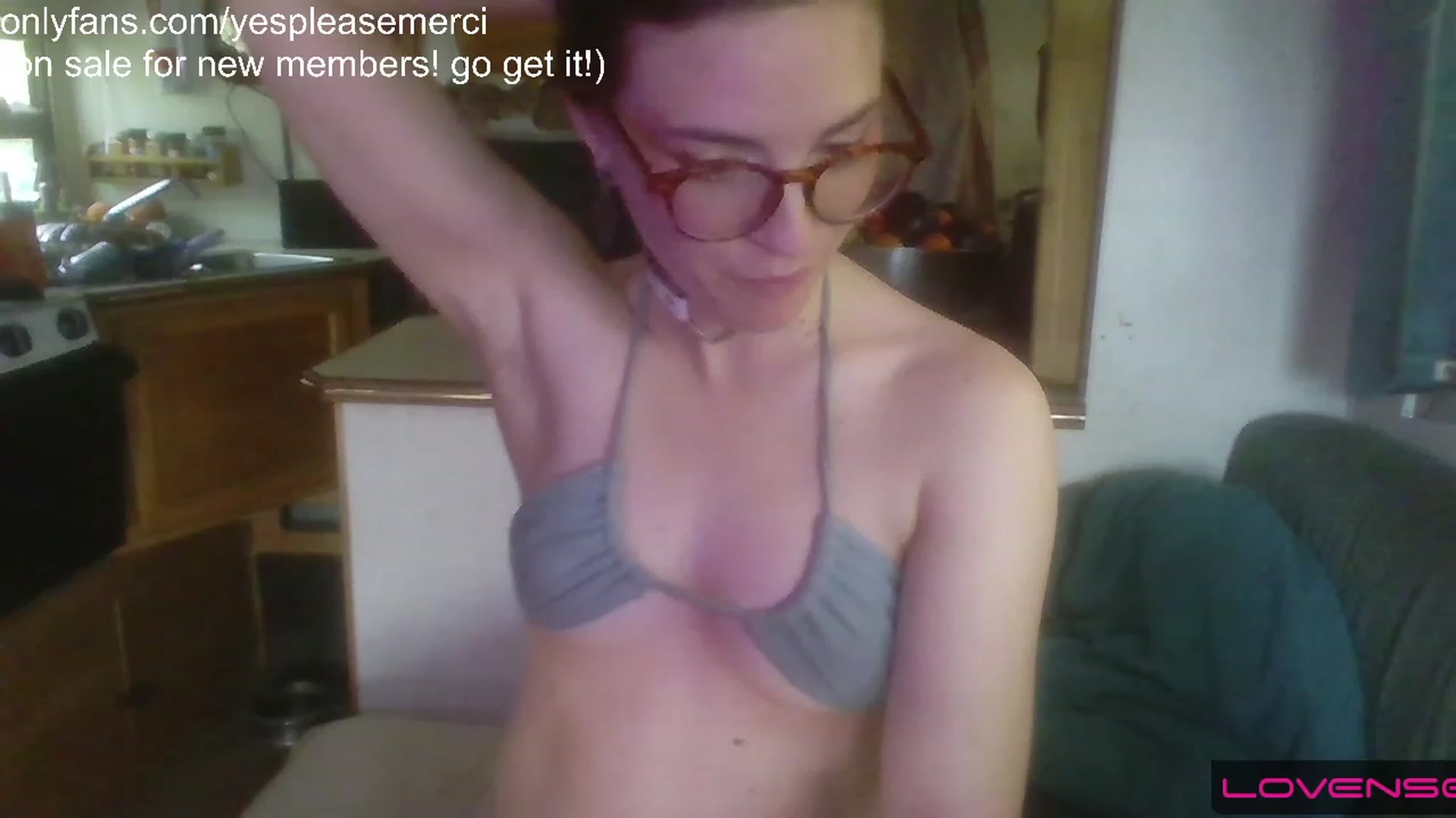 Gallery image thumbnail from yespleasemmhm's myfreecams stream on, 05/03/2023, 16:22 image 13 of 20