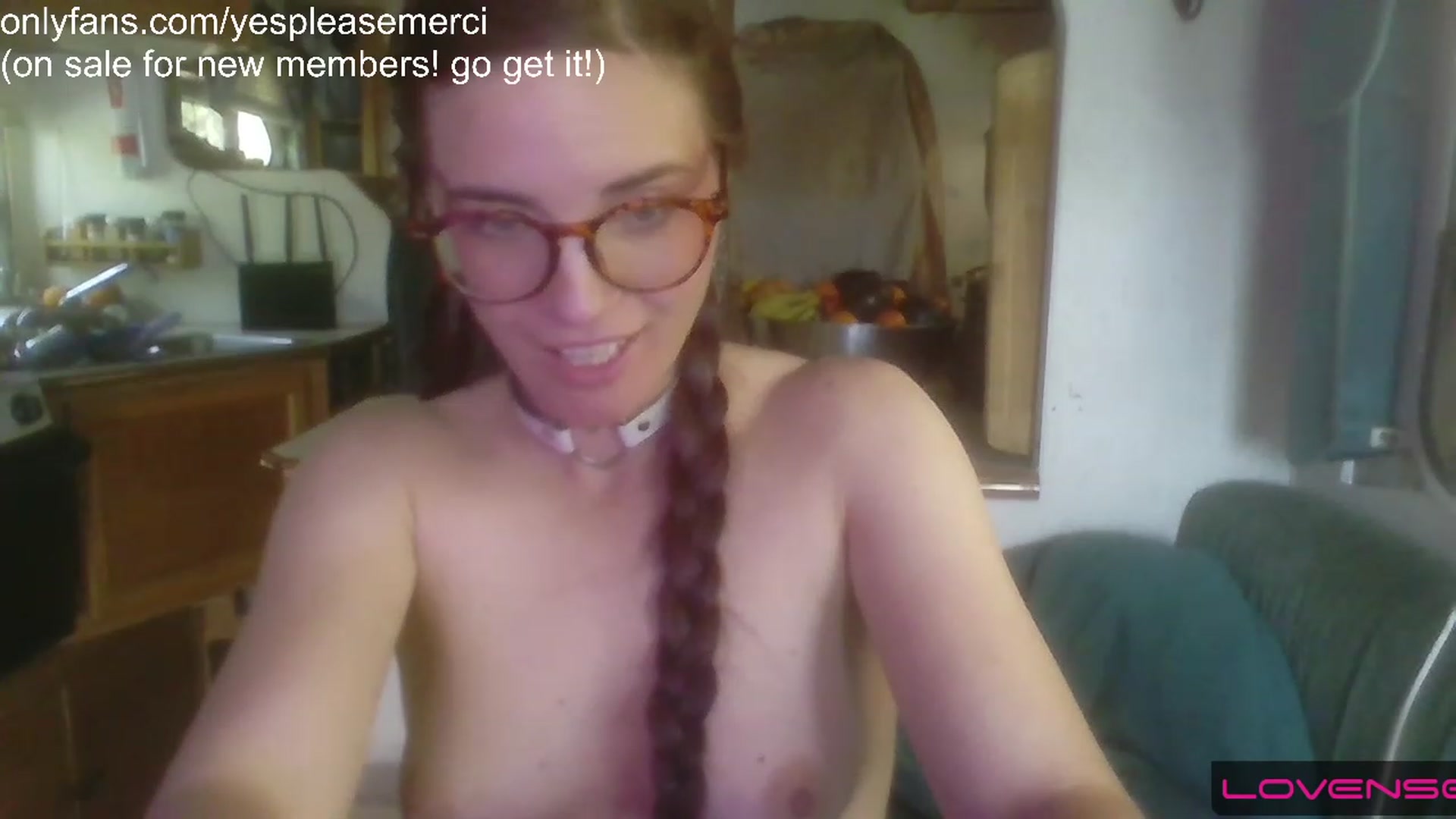 Gallery image thumbnail from yespleasemmhm's myfreecams stream on, 05/03/2023, 17:21 image 16 of 20