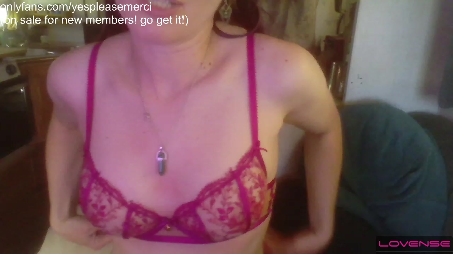 Gallery image thumbnail from yespleasemmhm's myfreecams stream on, 05/05/2023, 15:28 image 6 of 20