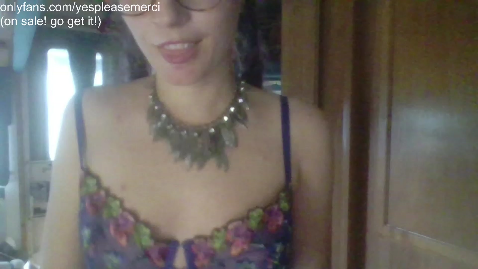 Gallery image thumbnail from yespleasemmhm's myfreecams stream on, 06/12/2023, 17:18 image 19 of 20