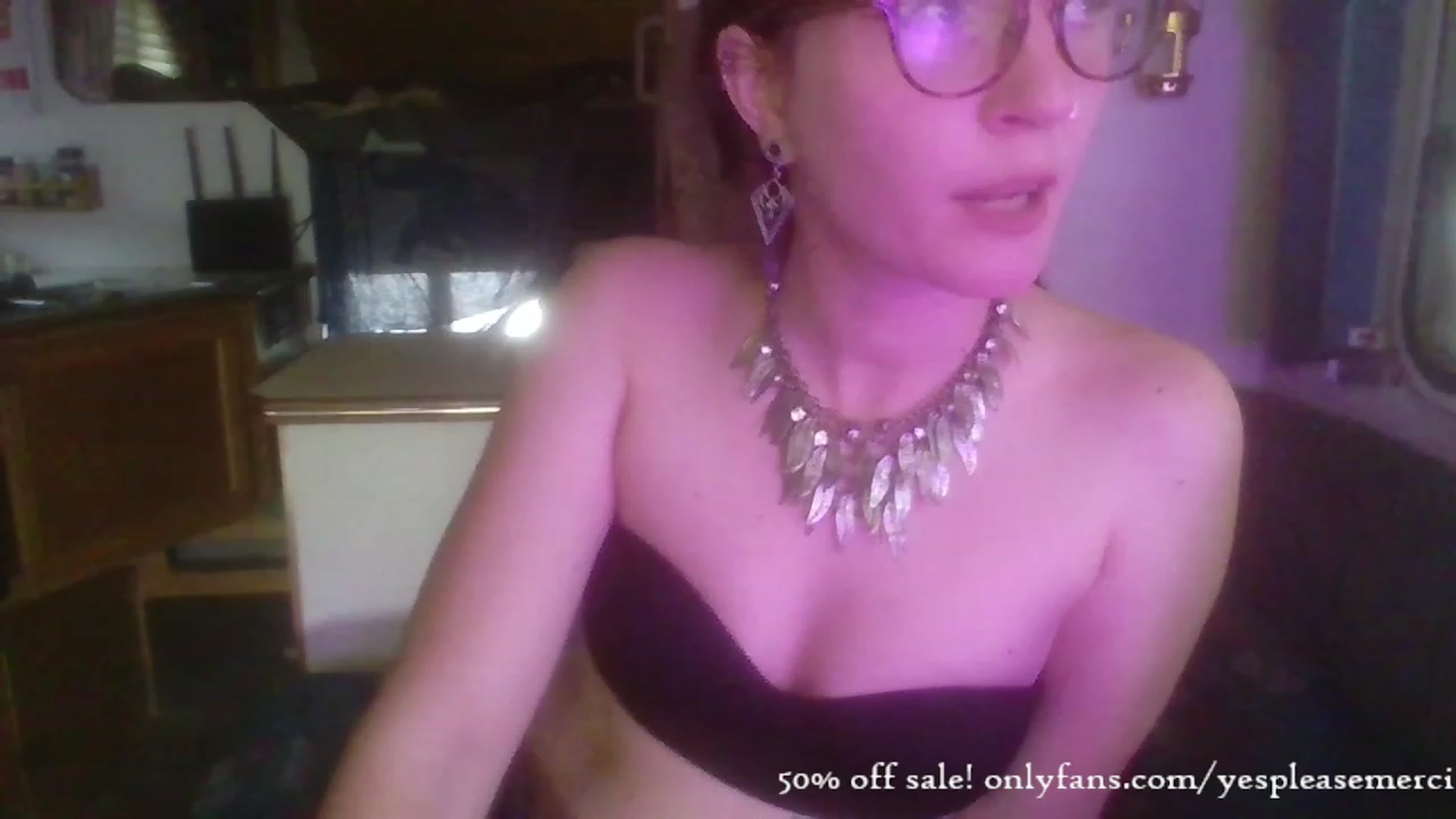 Gallery image thumbnail from yespleasemmhm's myfreecams stream on, 12/04/2023, 16:25 image 8 of 20
