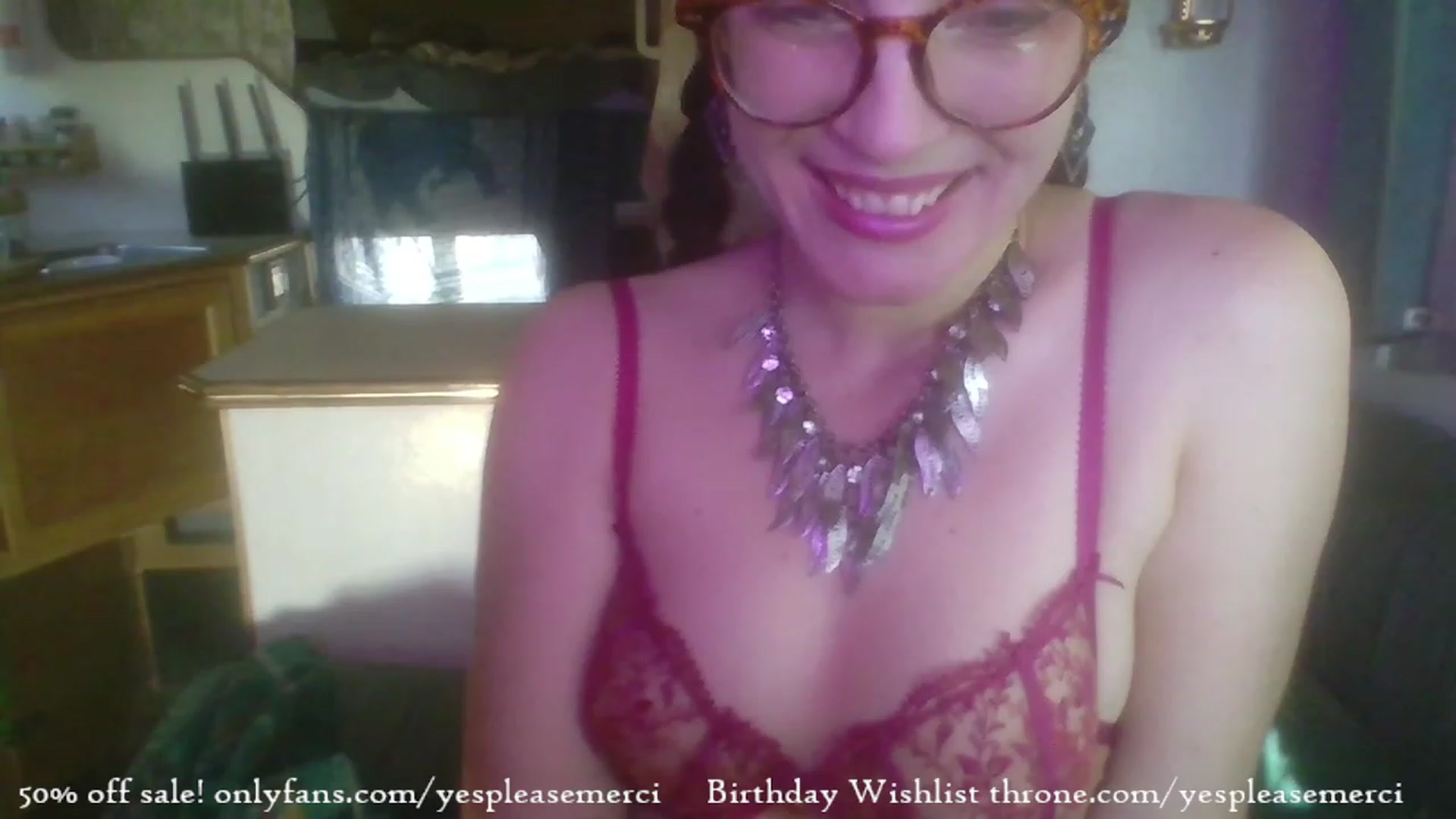 Gallery image thumbnail from yespleasemmhm's myfreecams stream on, 12/13/2023, 18:11 image 18 of 20