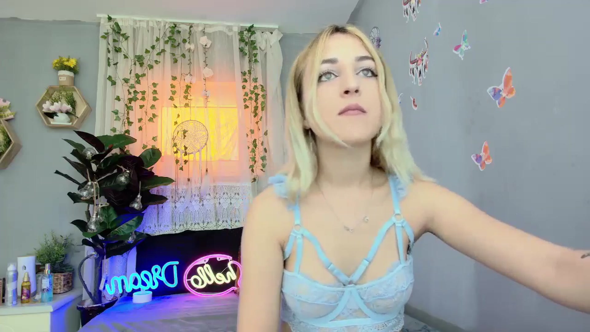 Gallery image thumbnail from your_dream's myfreecams stream on, 04/03/2025, 12:04 image 15 of 20