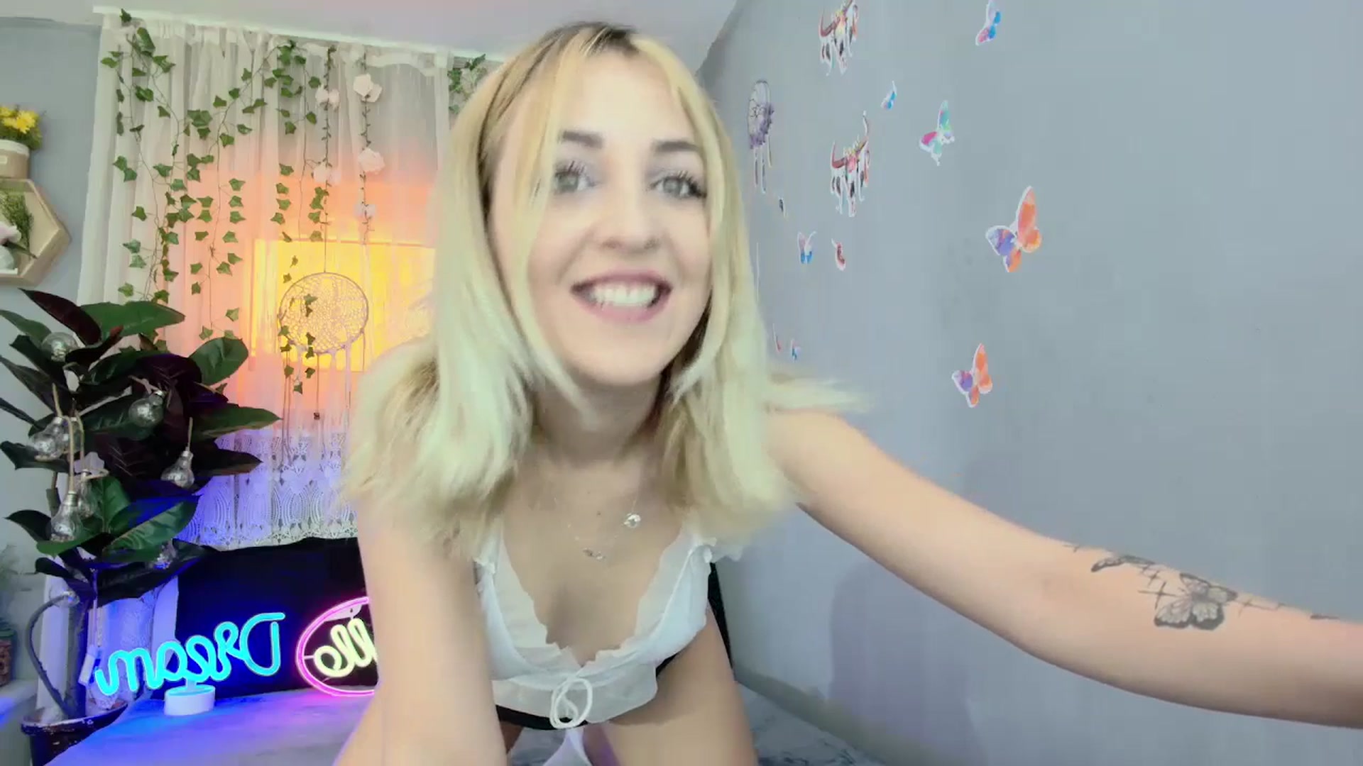 Gallery image thumbnail from your_dream's myfreecams stream on, 04/03/2025, 12:04 image 7 of 20