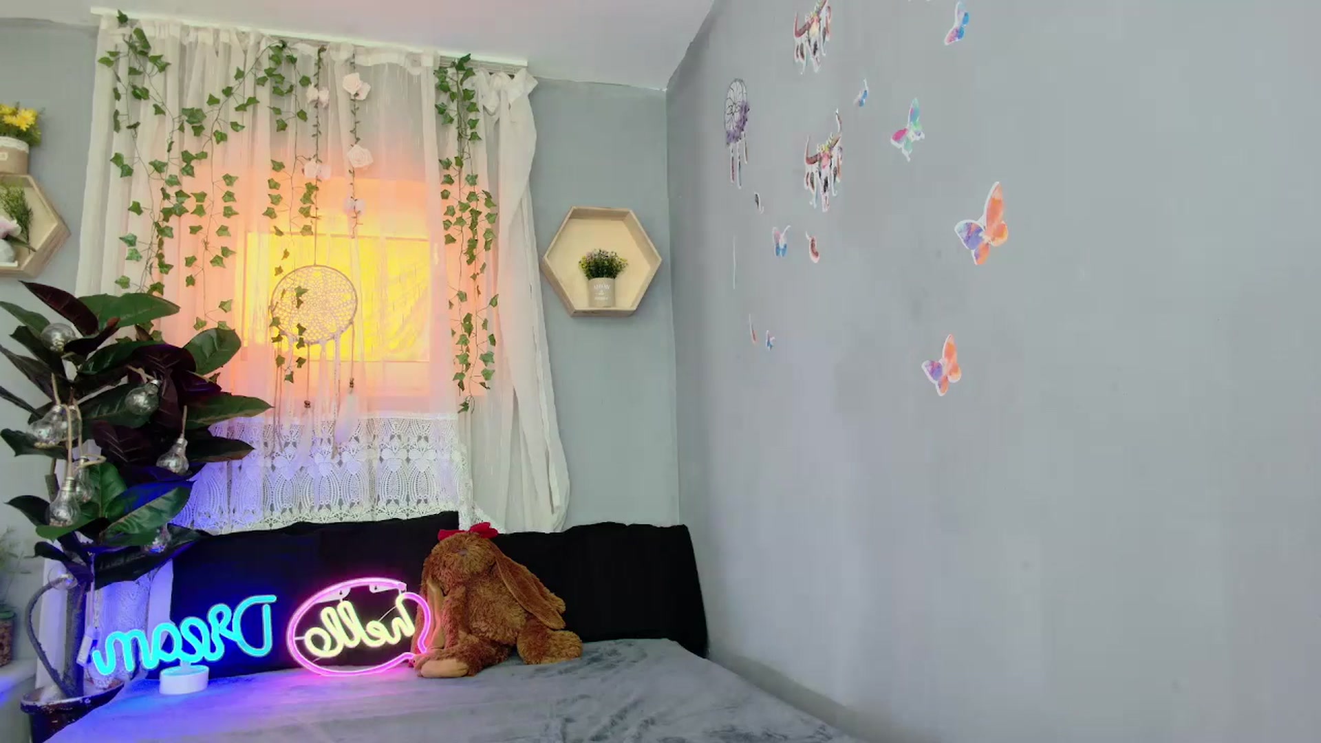 Gallery image thumbnail from your_dream's myfreecams stream on, 04/03/2025, 12:04 image 8 of 20