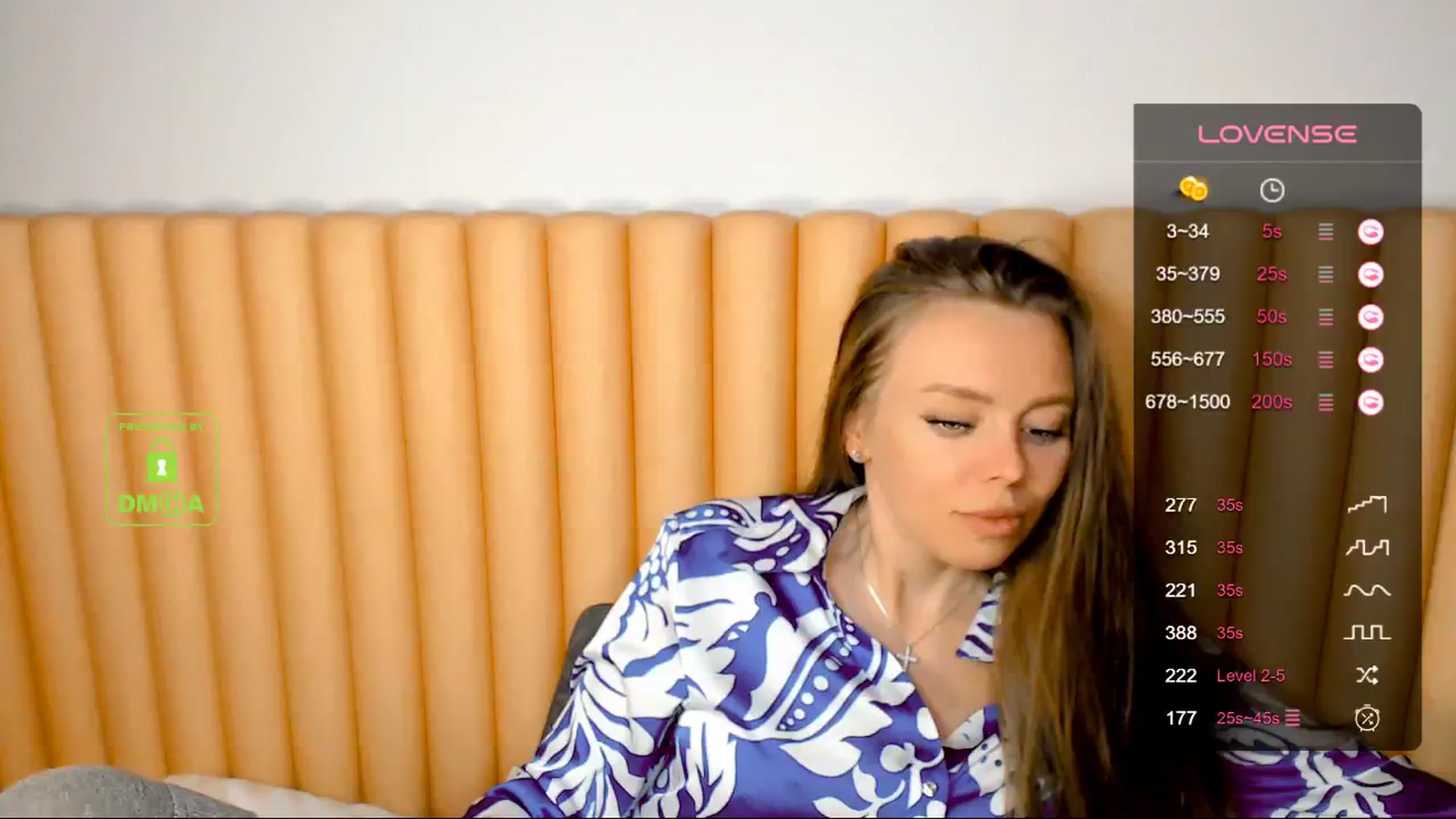 Gallery image thumbnail from your_eyecandy's myfreecams stream on, 04/22/2024, 01:45 image 18 of 20