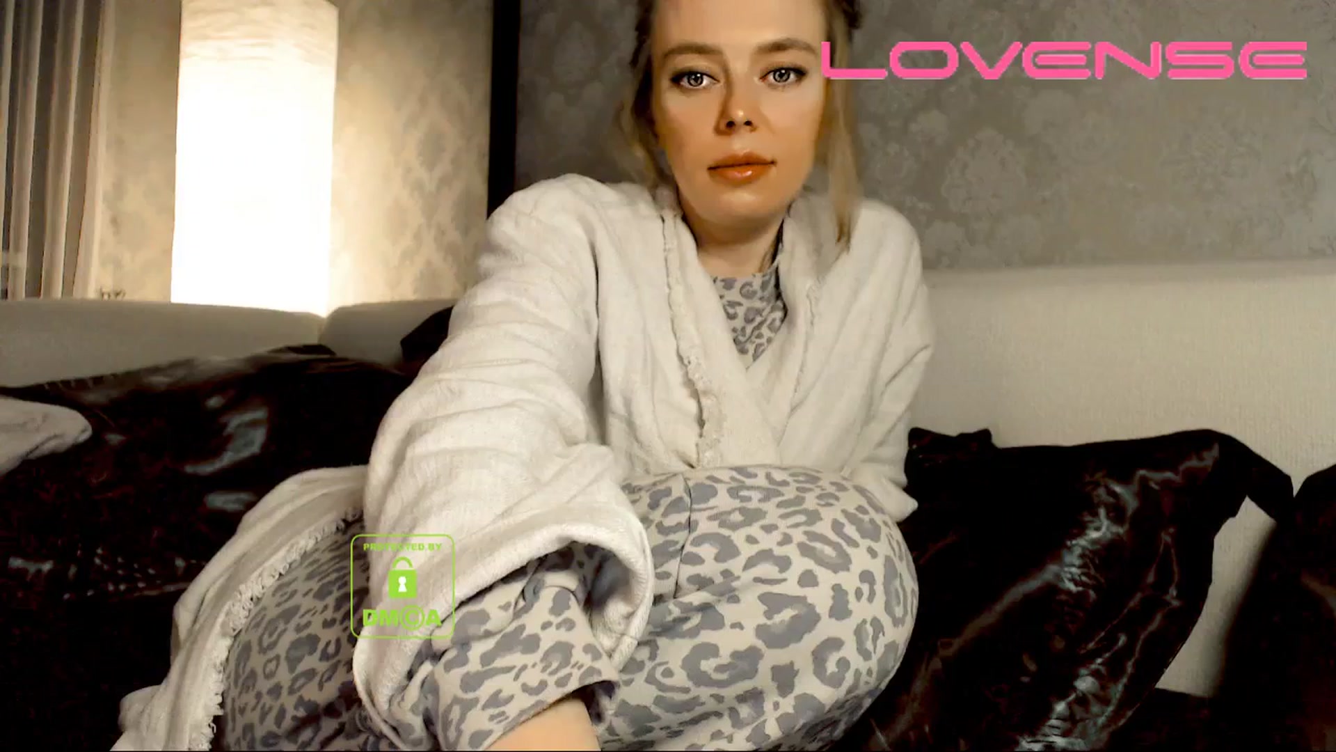 Gallery image thumbnail from your_eyecandy's myfreecams stream on, 03/25/2025, 03:24 image 14 of 20