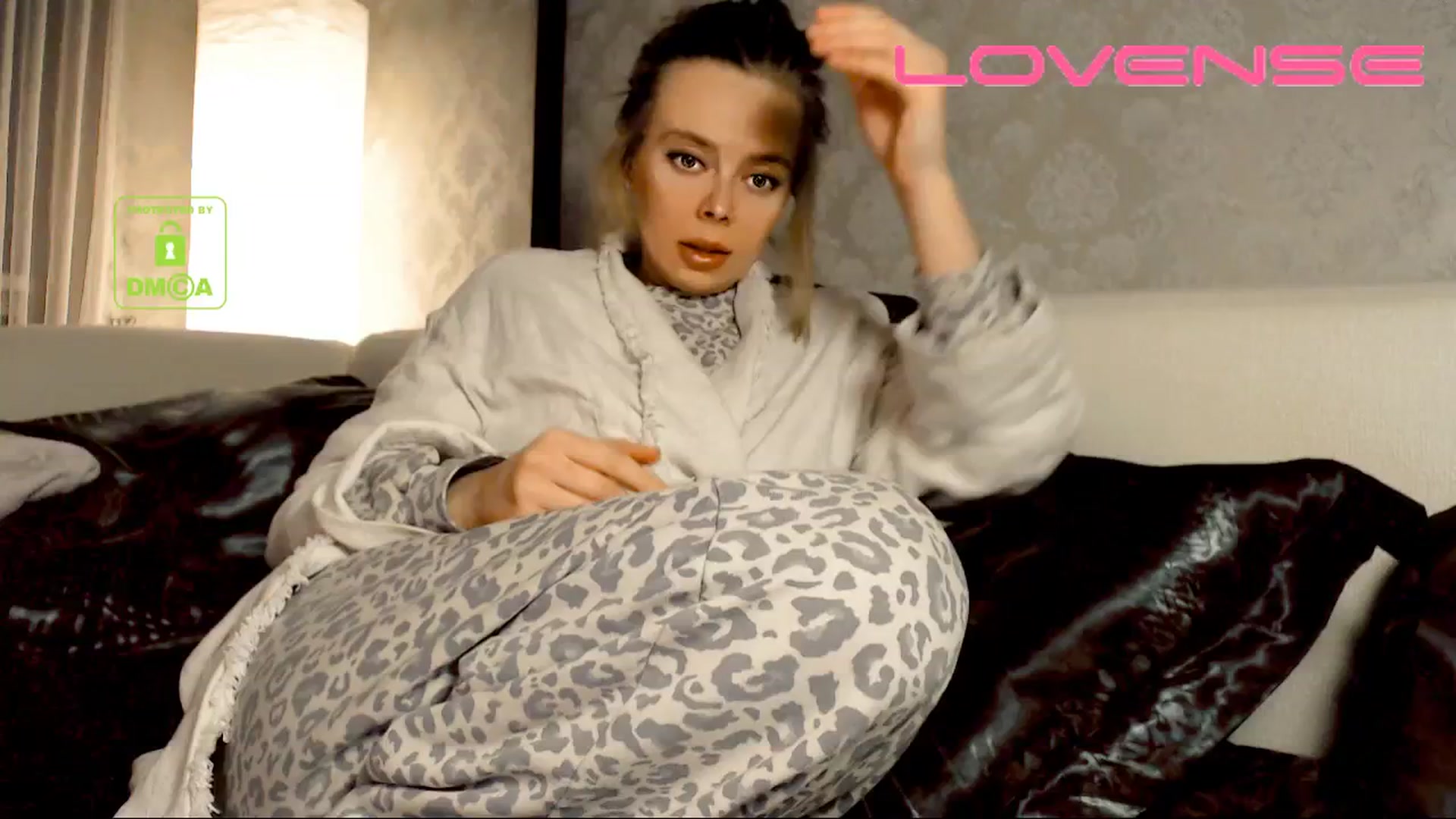 Gallery image thumbnail from your_eyecandy's myfreecams stream on, 03/25/2025, 03:24 image 18 of 20