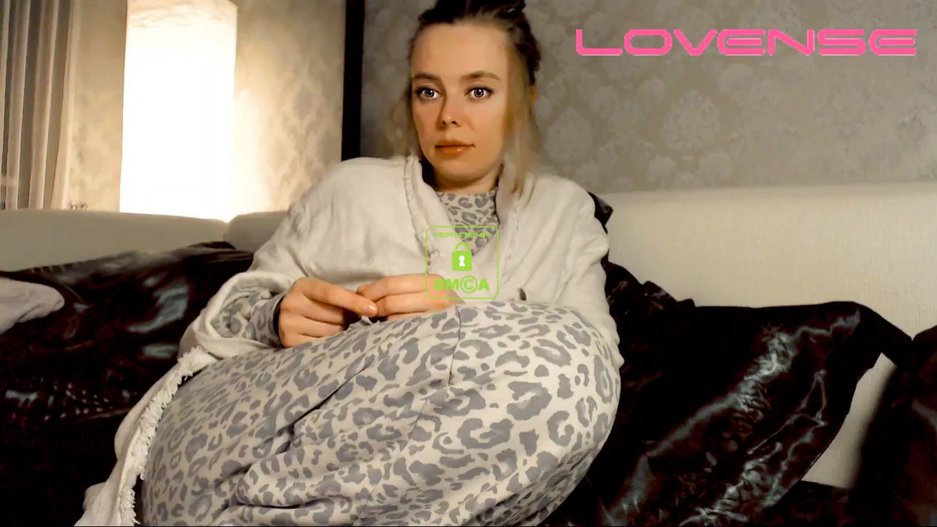 Gallery image thumbnail from your_eyecandy's myfreecams stream on, 03/25/2025, 03:24 image 17 of 20