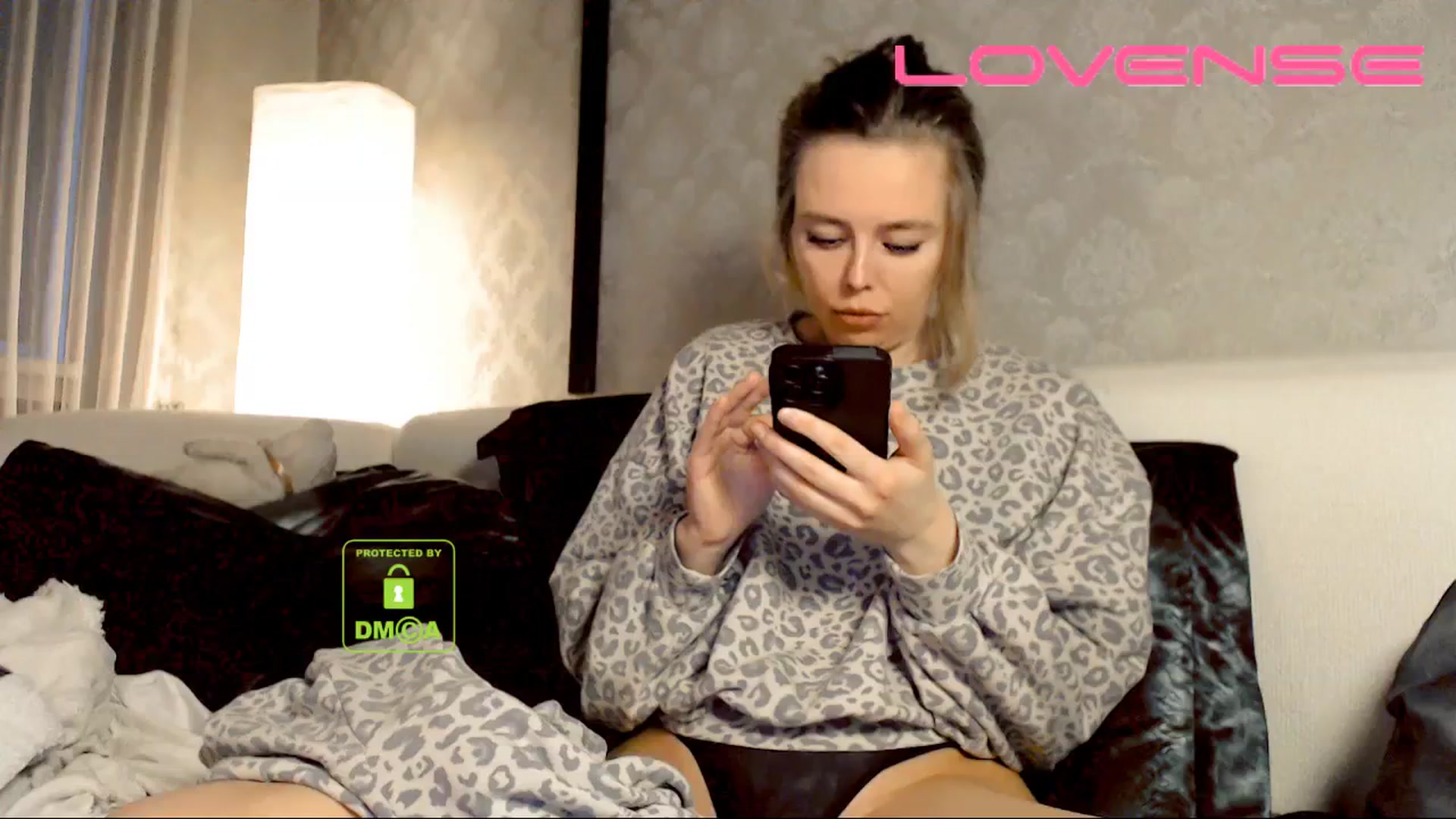 Gallery image thumbnail from your_eyecandy's myfreecams stream on, 03/25/2025, 05:18 image 12 of 20