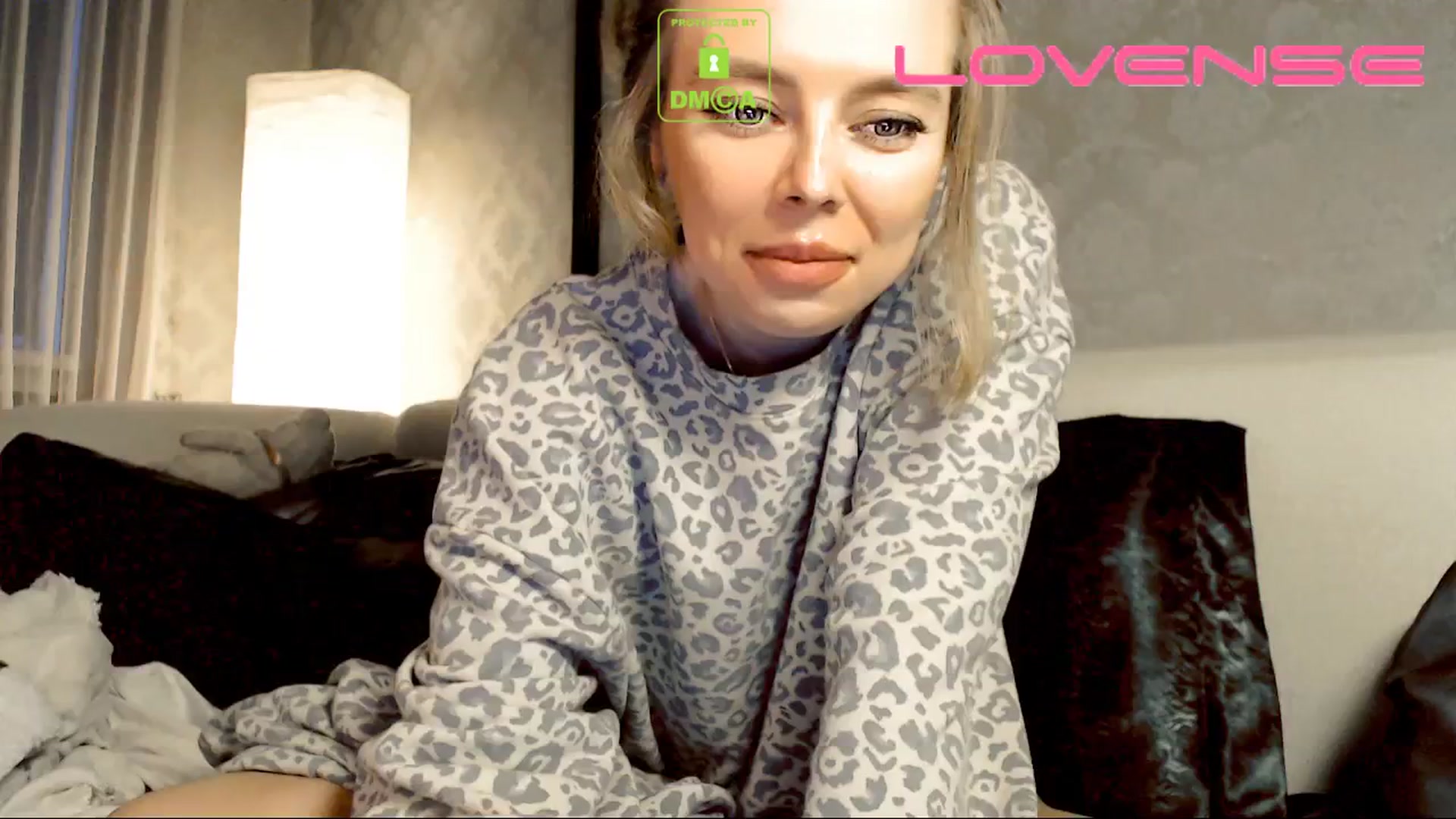 Gallery image thumbnail from your_eyecandy's myfreecams stream on, 03/25/2025, 05:18 image 15 of 20