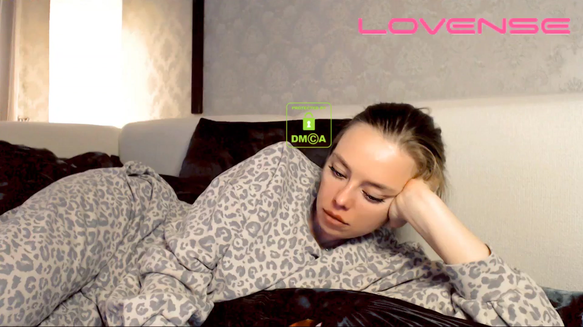 Gallery image thumbnail from your_eyecandy's myfreecams stream on, 03/27/2025, 06:27 image 9 of 20