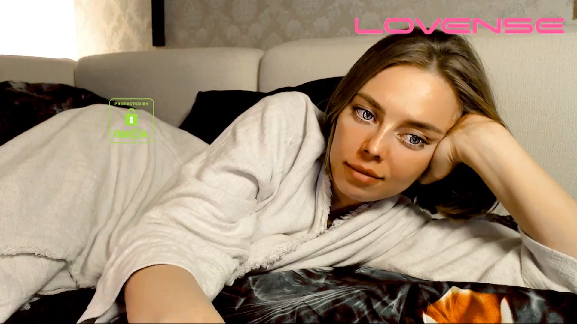 Gallery image thumbnail from your_eyecandy's myfreecams stream on, 04/01/2025, 01:33 image 8 of 20