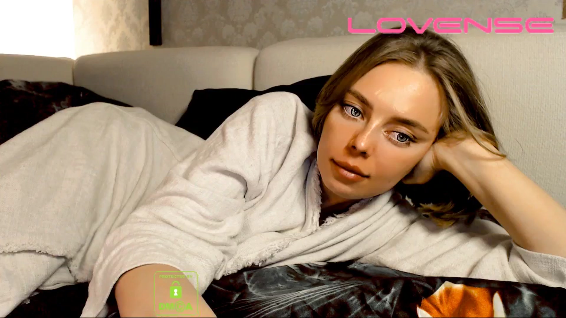 Gallery image thumbnail from your_eyecandy's myfreecams stream on, 04/01/2025, 01:33 image 9 of 20
