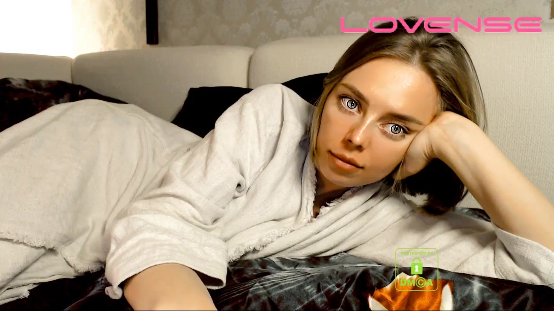 Gallery image thumbnail from your_eyecandy's myfreecams stream on, 04/01/2025, 01:33 image 6 of 20