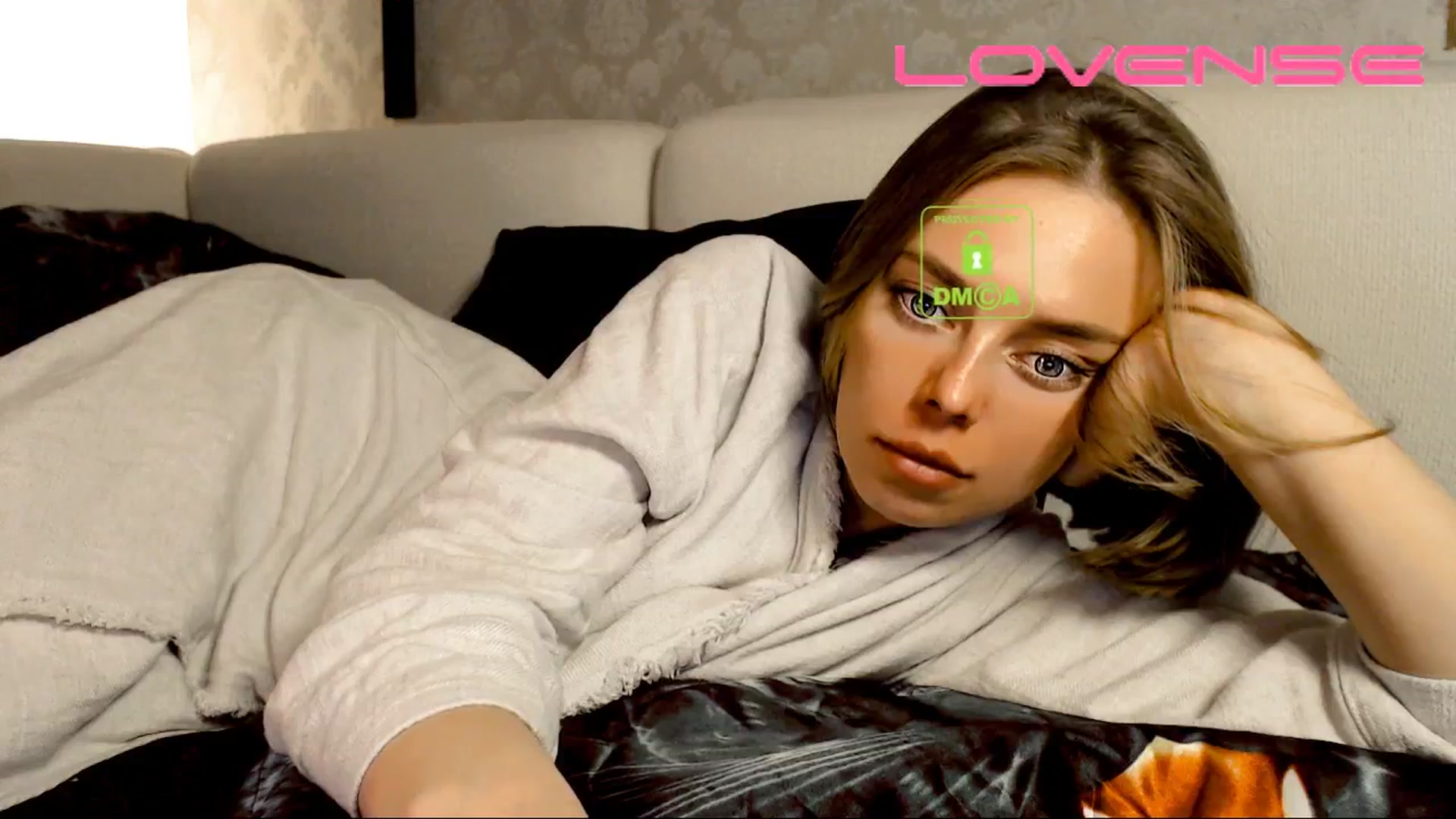 Gallery image thumbnail from your_eyecandy's myfreecams stream on, 04/01/2025, 01:33 image 11 of 20