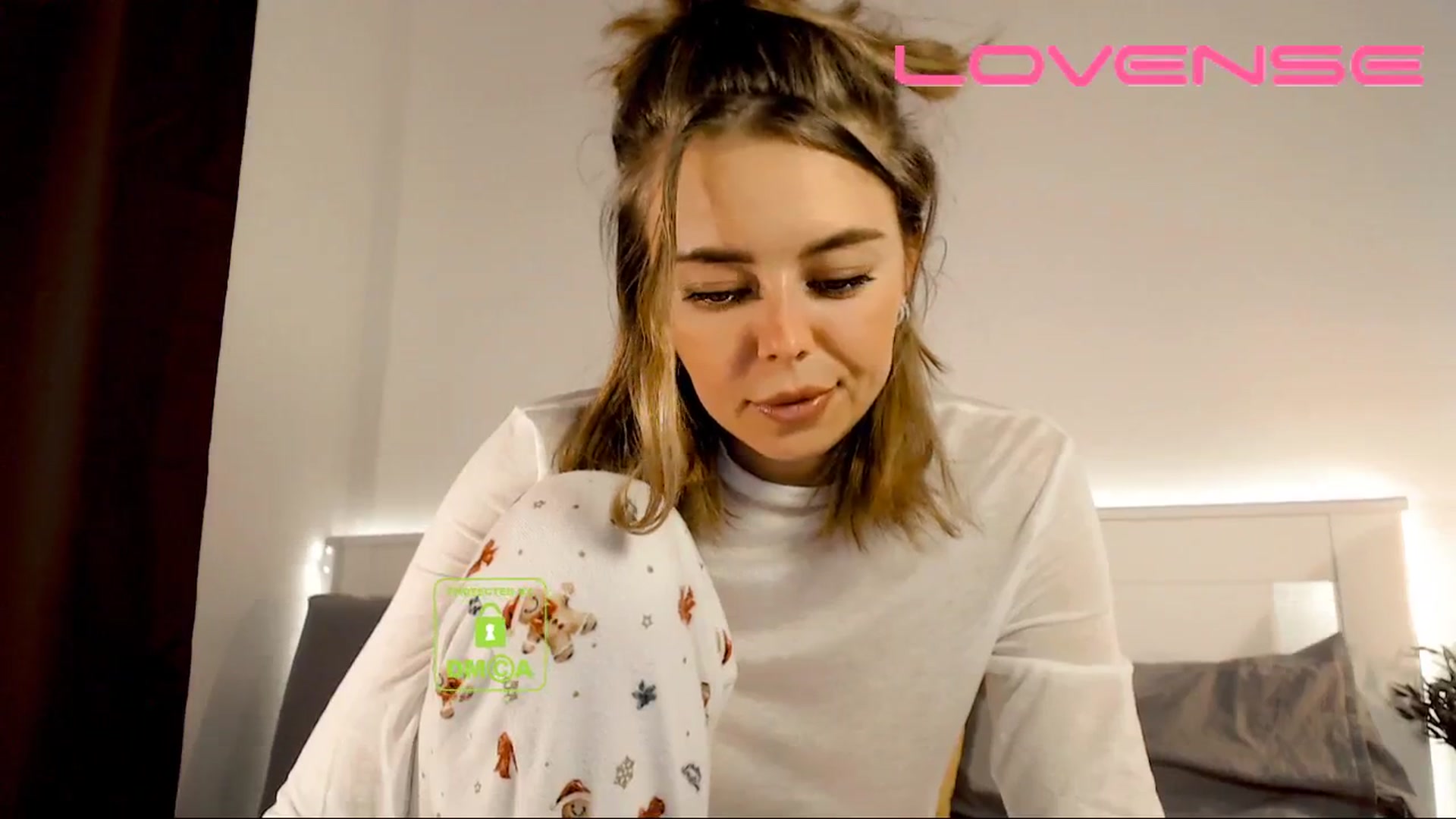 Gallery image thumbnail from your_eyecandy's myfreecams stream on, 01/10/2026, 23:31 image 13 of 20