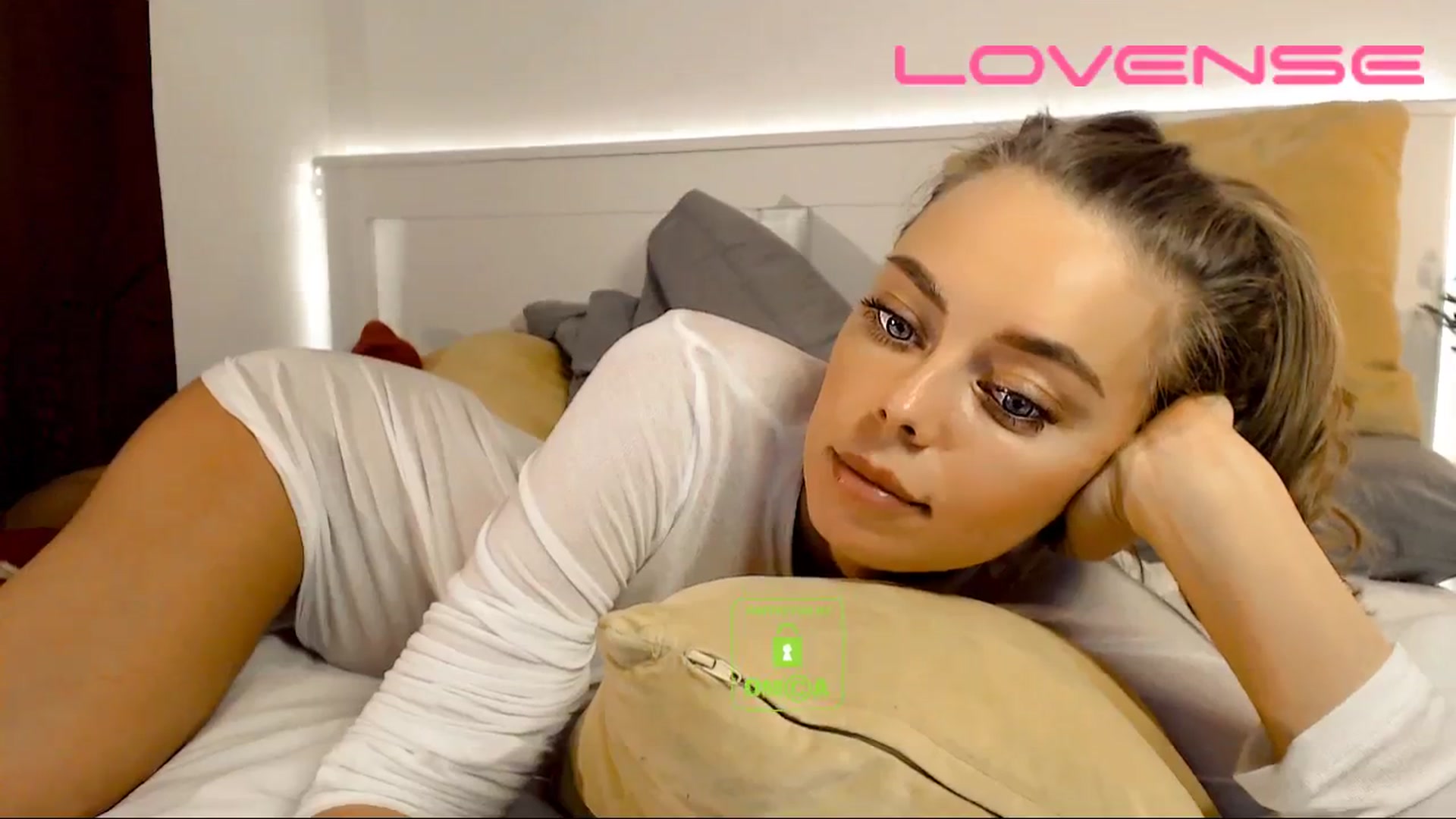 Gallery image thumbnail from your_eyecandy's myfreecams stream on, 02/02/2026, 13:25 image 15 of 20