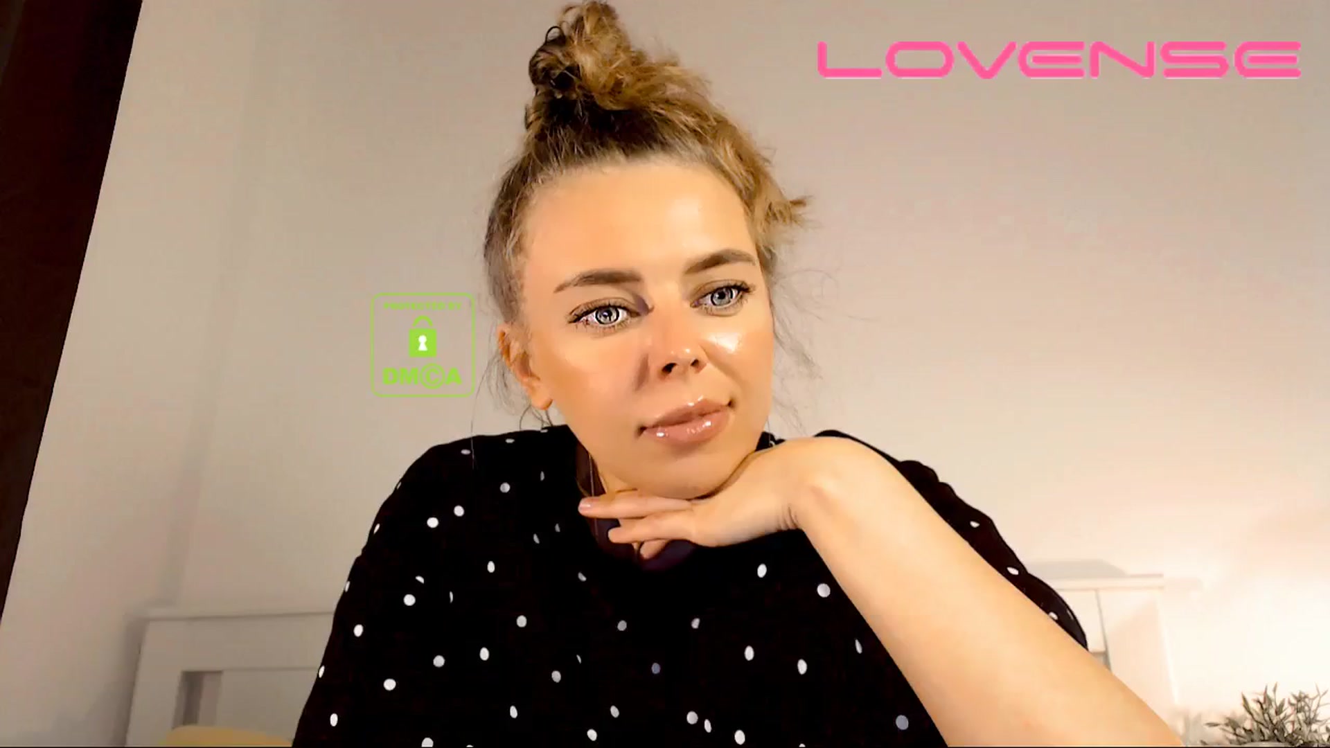 Gallery image thumbnail from your_eyecandy's myfreecams stream on, 02/05/2026, 18:01 image 1 of 20