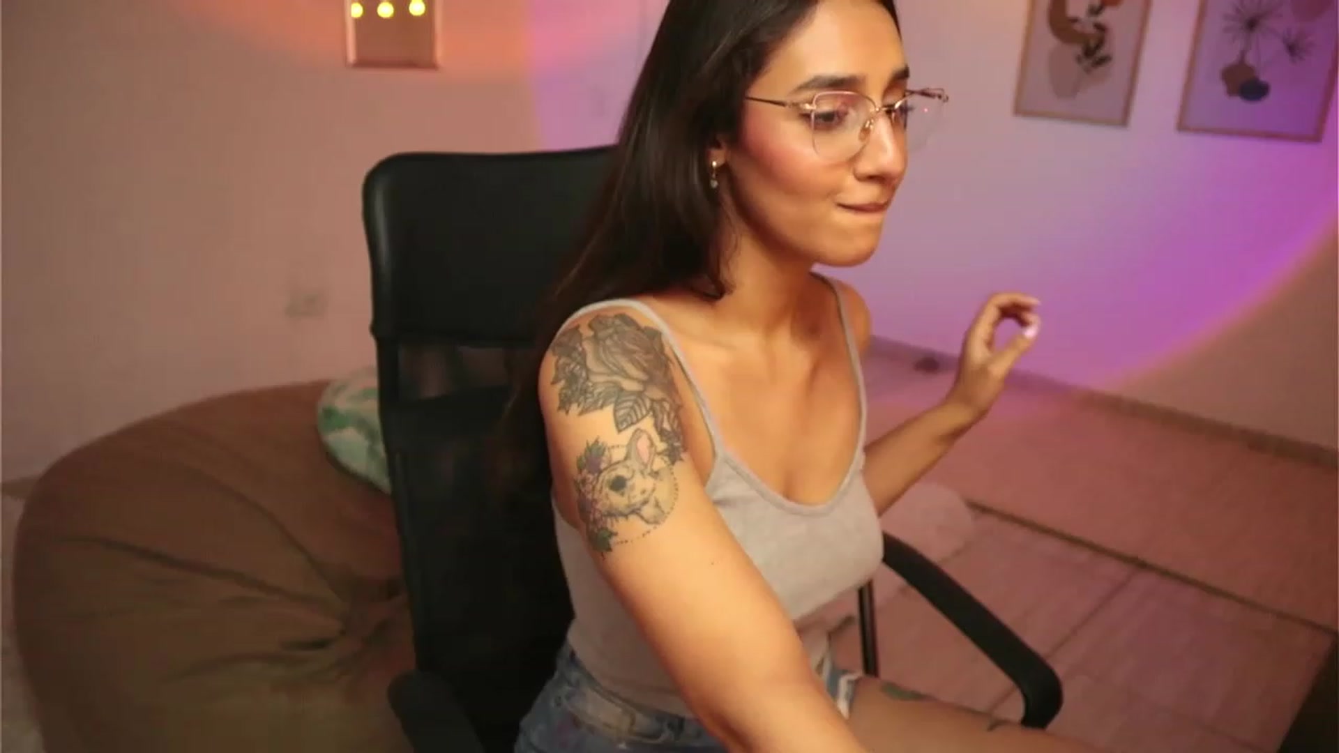 Gallery image thumbnail from yourboo_'s myfreecams stream on, 11/20/2022, 22:24 image 3 of 20