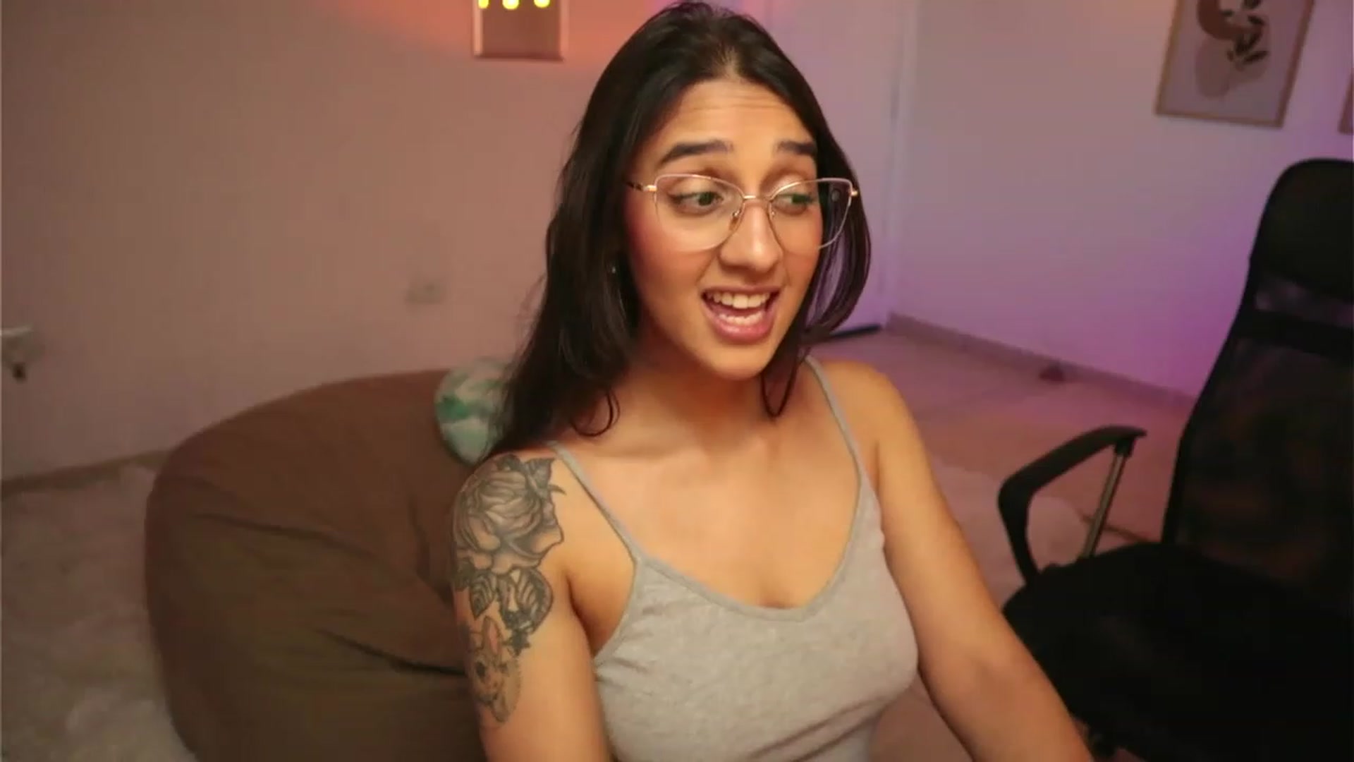 Gallery image thumbnail from yourboo_'s myfreecams stream on, 11/20/2022, 22:24 image 2 of 20