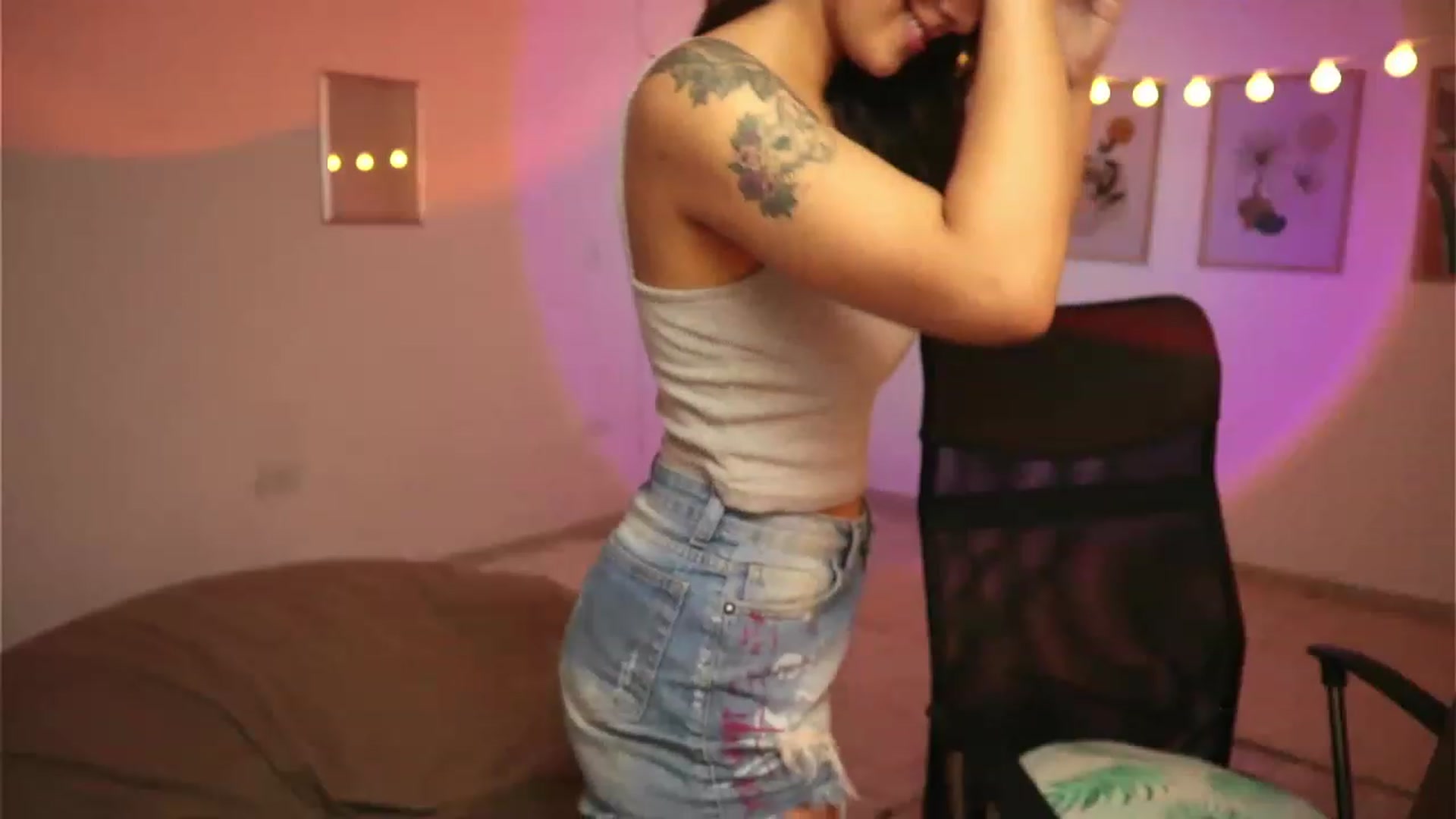 Gallery image thumbnail from yourboo_'s myfreecams stream on, 11/20/2022, 22:24 image 16 of 20
