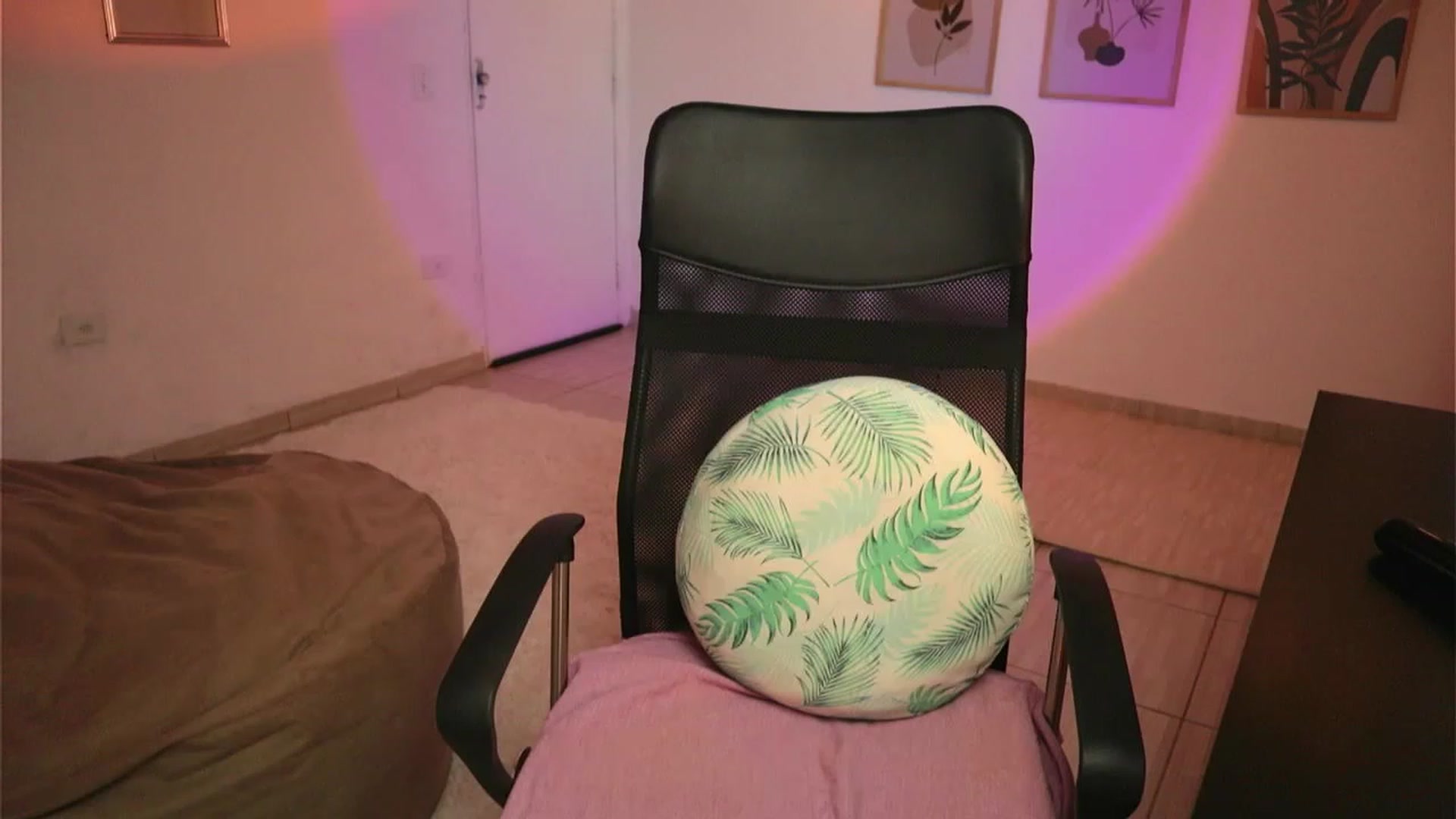 Gallery image thumbnail from yourboo_'s myfreecams stream on, 11/27/2022, 07:59 image 12 of 20