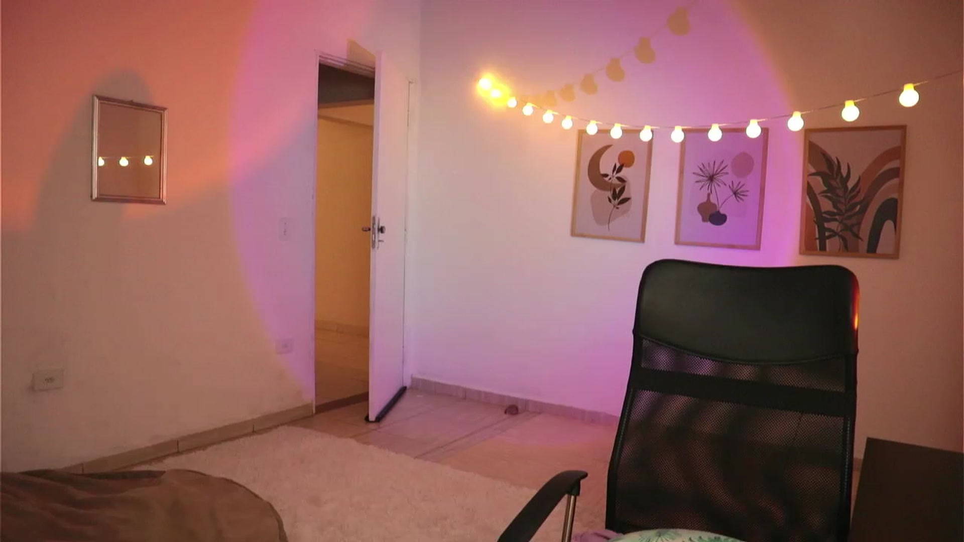 Gallery image thumbnail from yourboo_'s myfreecams stream on, 11/27/2022, 09:15 image 15 of 20