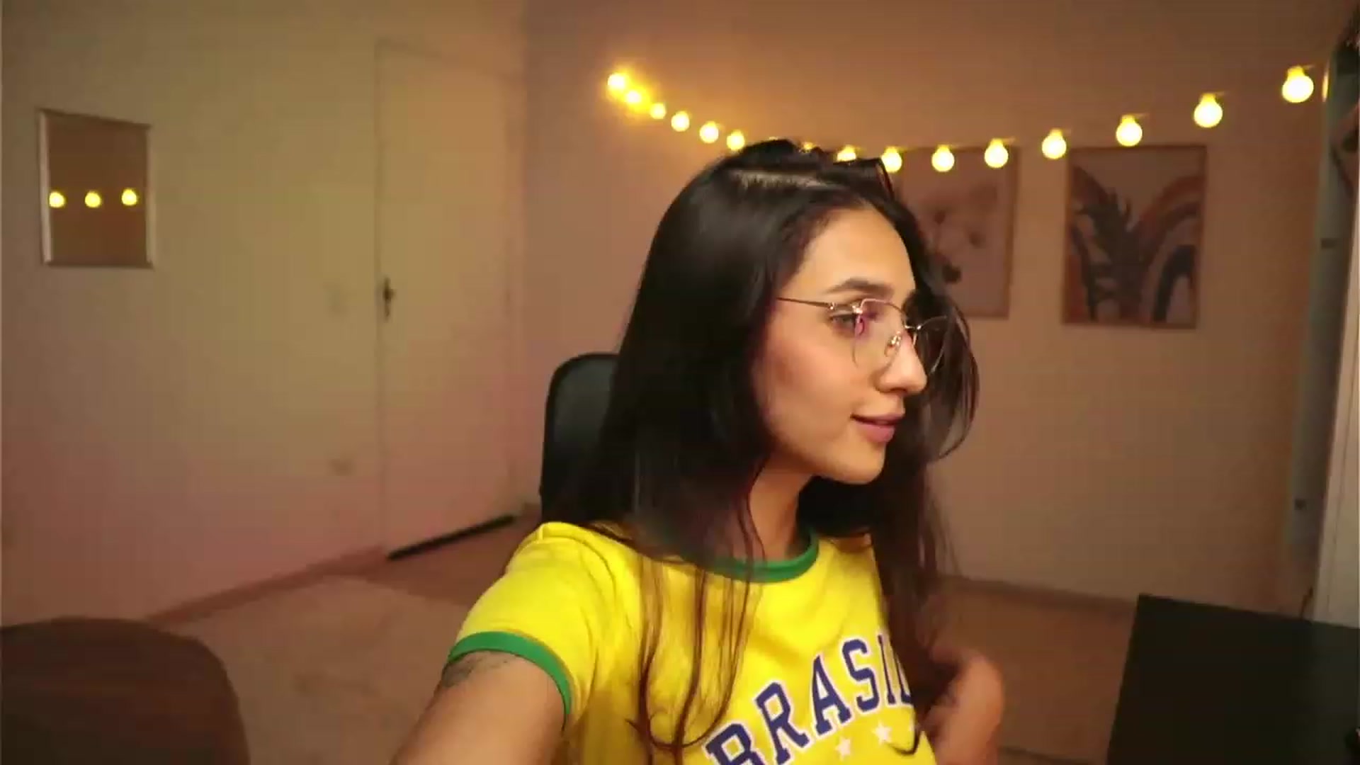 Gallery image thumbnail from yourboo_'s myfreecams stream on, 11/29/2022, 06:38 image 3 of 20