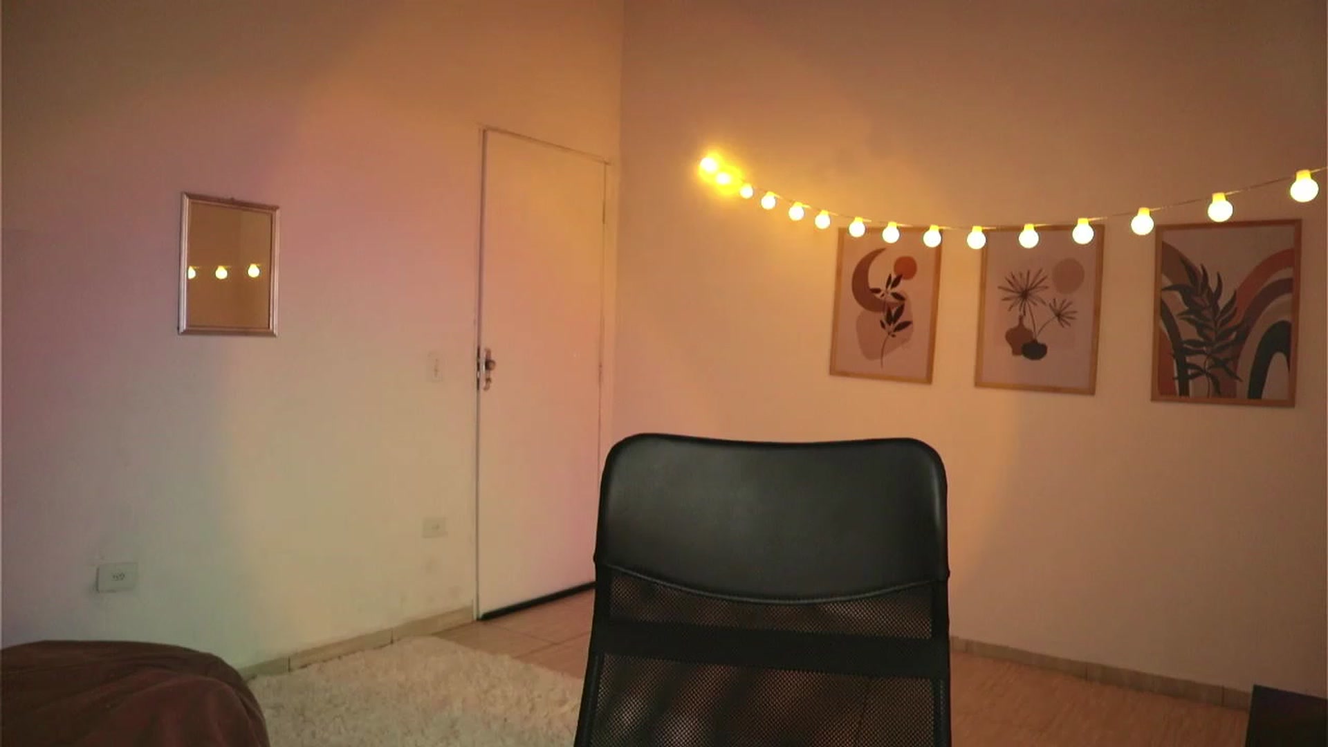 Gallery image thumbnail from yourboo_'s myfreecams stream on, 12/02/2022, 07:15 image 8 of 20