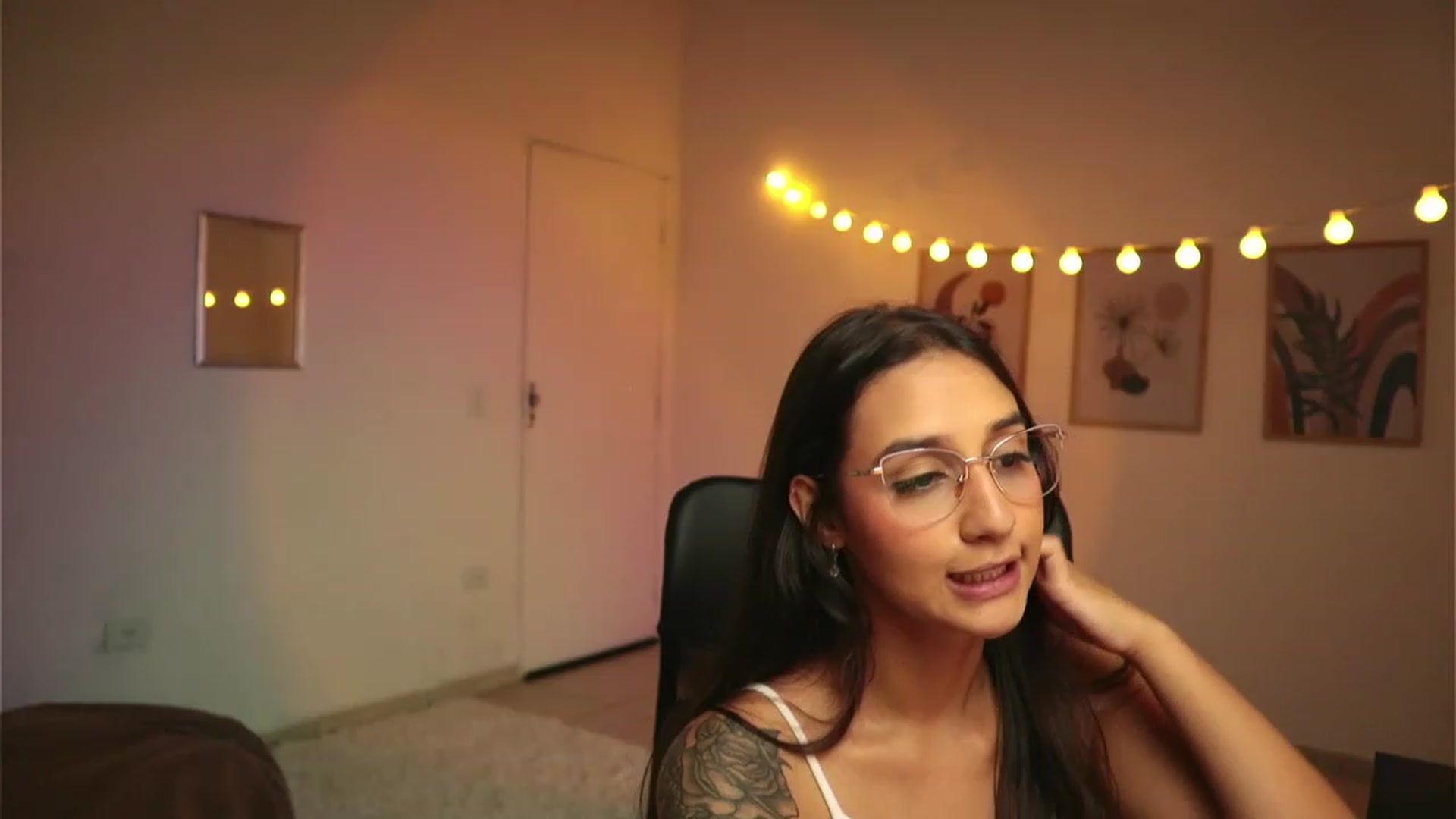 Gallery image thumbnail from yourboo_'s myfreecams stream on, 12/02/2022, 07:15 image 10 of 20