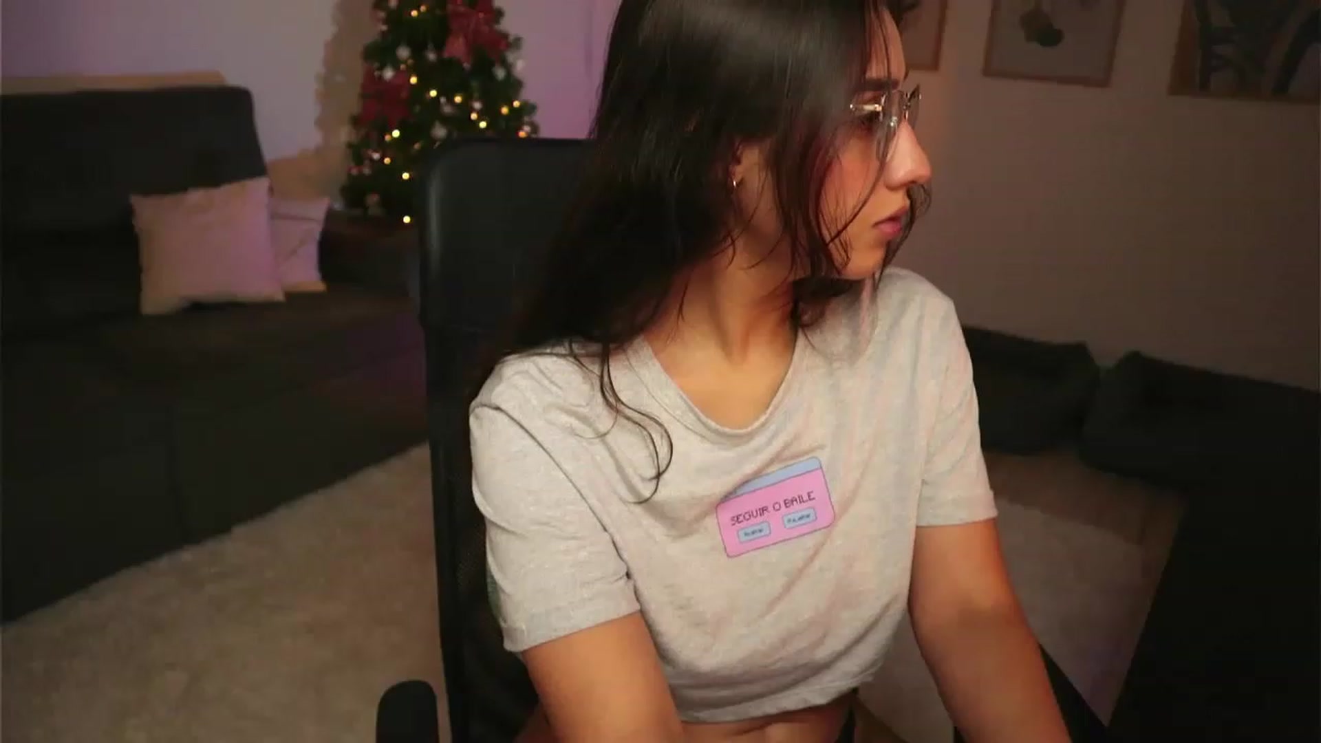 Gallery image thumbnail from yourboo_'s myfreecams stream on, 12/21/2022, 01:50 image 5 of 20