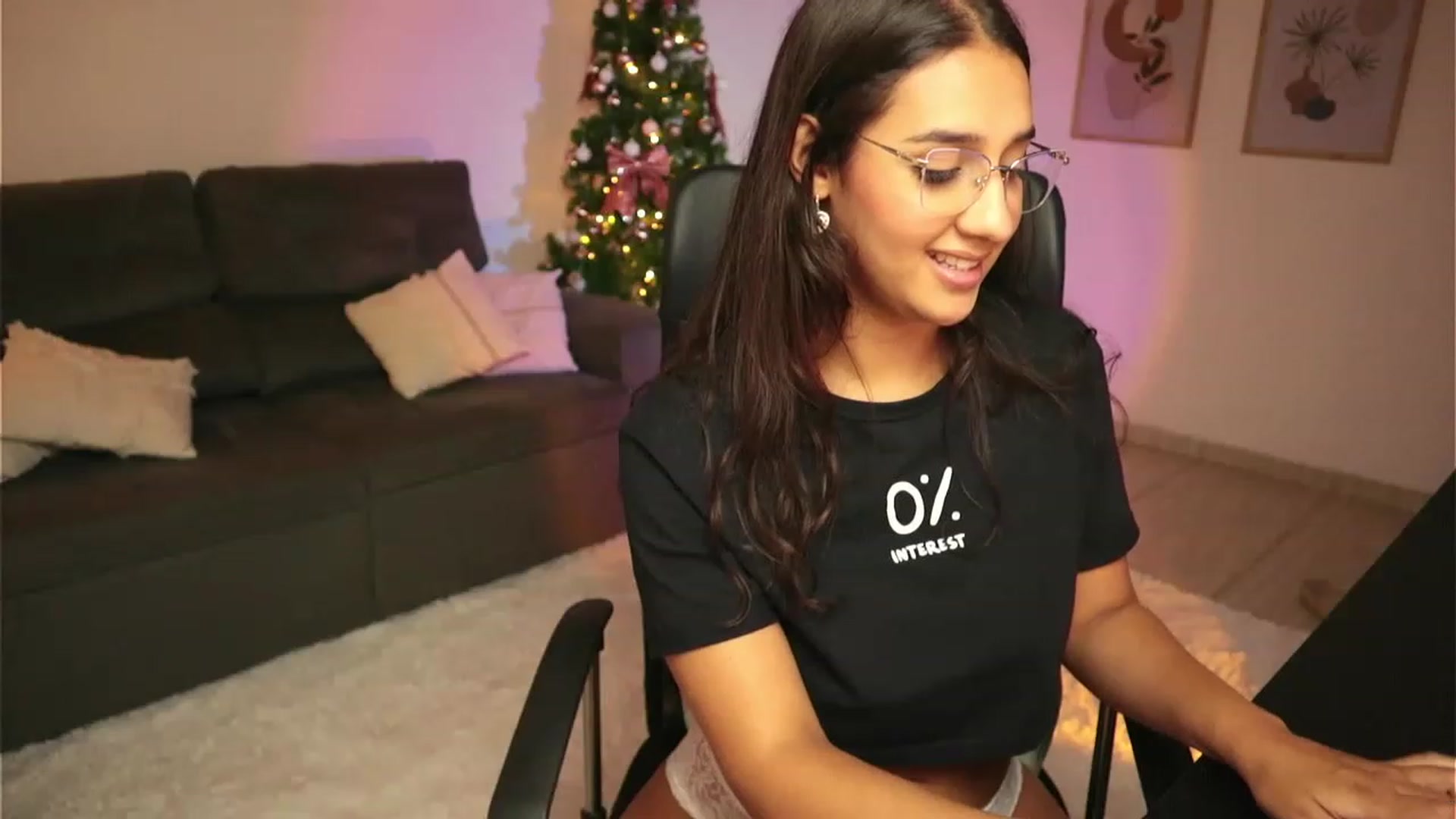 Gallery image thumbnail from yourboo_'s myfreecams stream on, 01/10/2023, 05:06 image 12 of 20