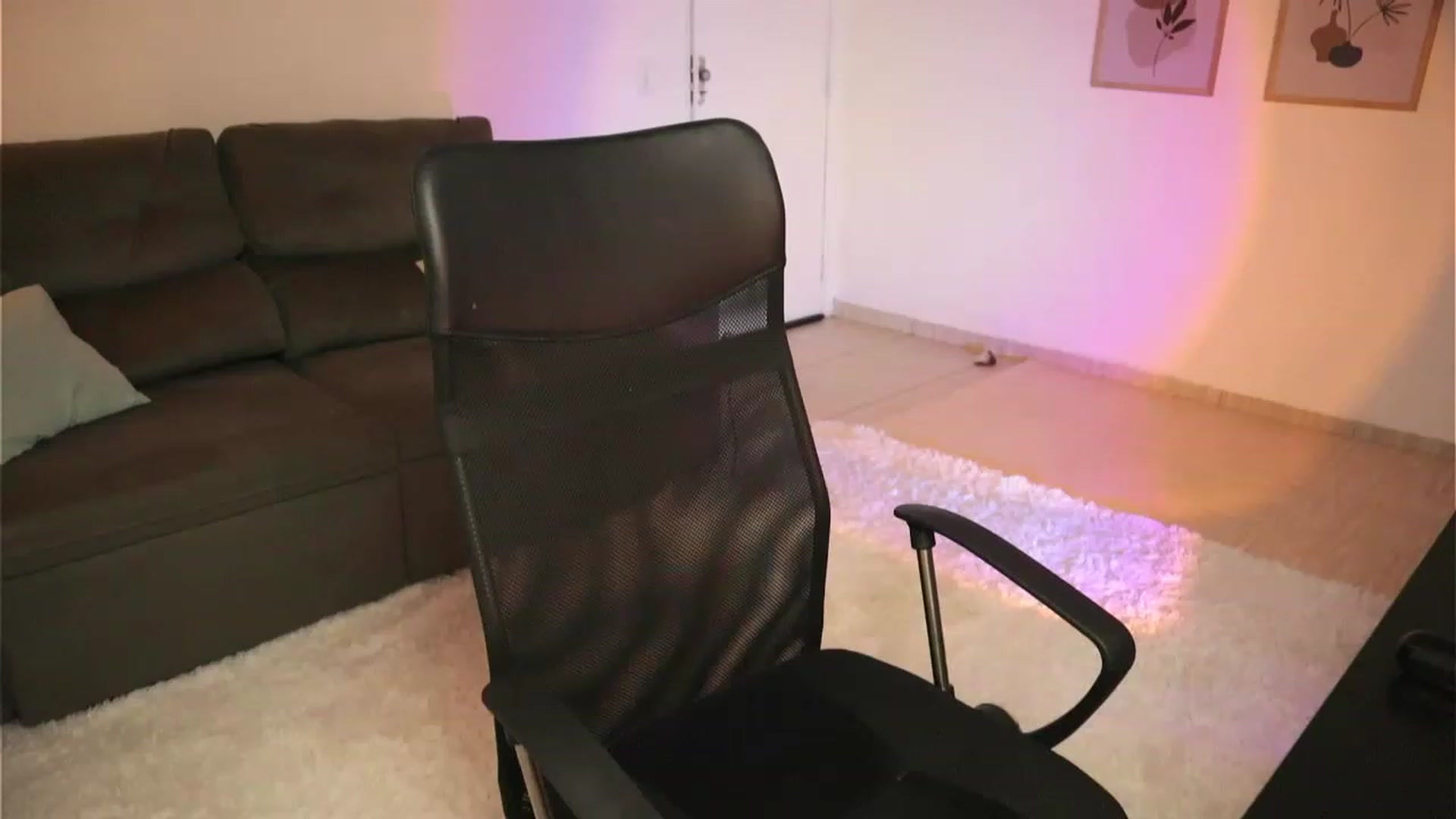Gallery image thumbnail from yourboo_'s myfreecams stream on, 02/03/2023, 09:04 image 14 of 20