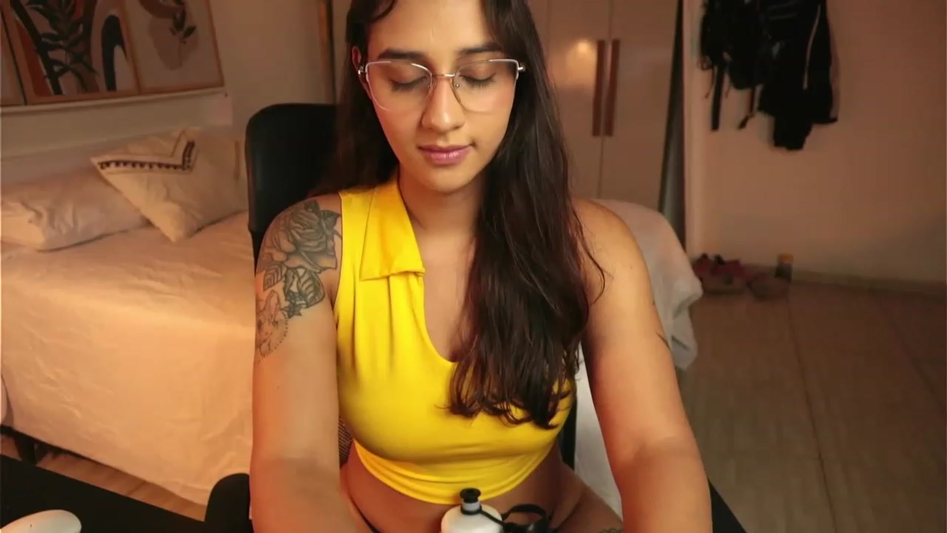 Gallery image thumbnail from yourboo_'s myfreecams stream on, 03/20/2023, 02:39 image 3 of 20