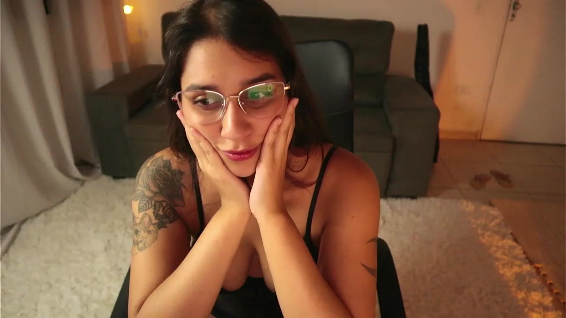 Gallery image thumbnail from yourboo_'s myfreecams stream on, 05/03/2023, 06:54 image 15 of 20