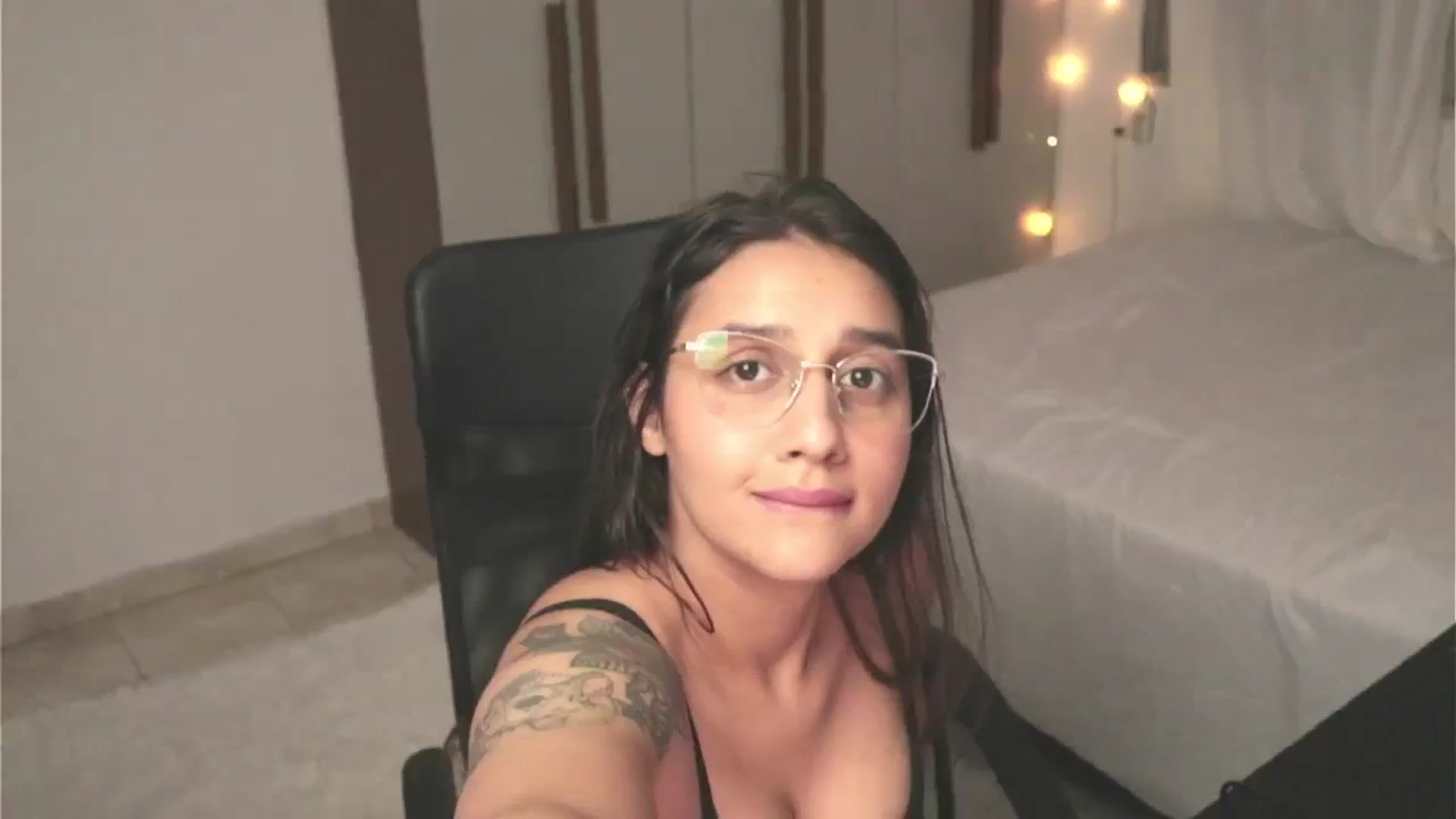 Gallery image thumbnail from yourboo_'s myfreecams stream on, 08/07/2023, 06:15 image 6 of 20