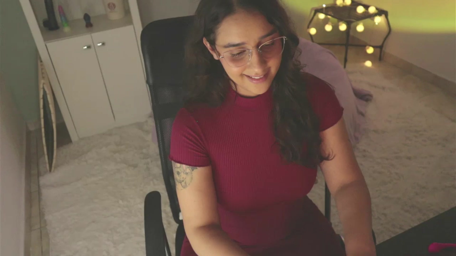 Gallery image thumbnail from yourboo_'s myfreecams stream on, 03/20/2024, 07:43 image 8 of 20
