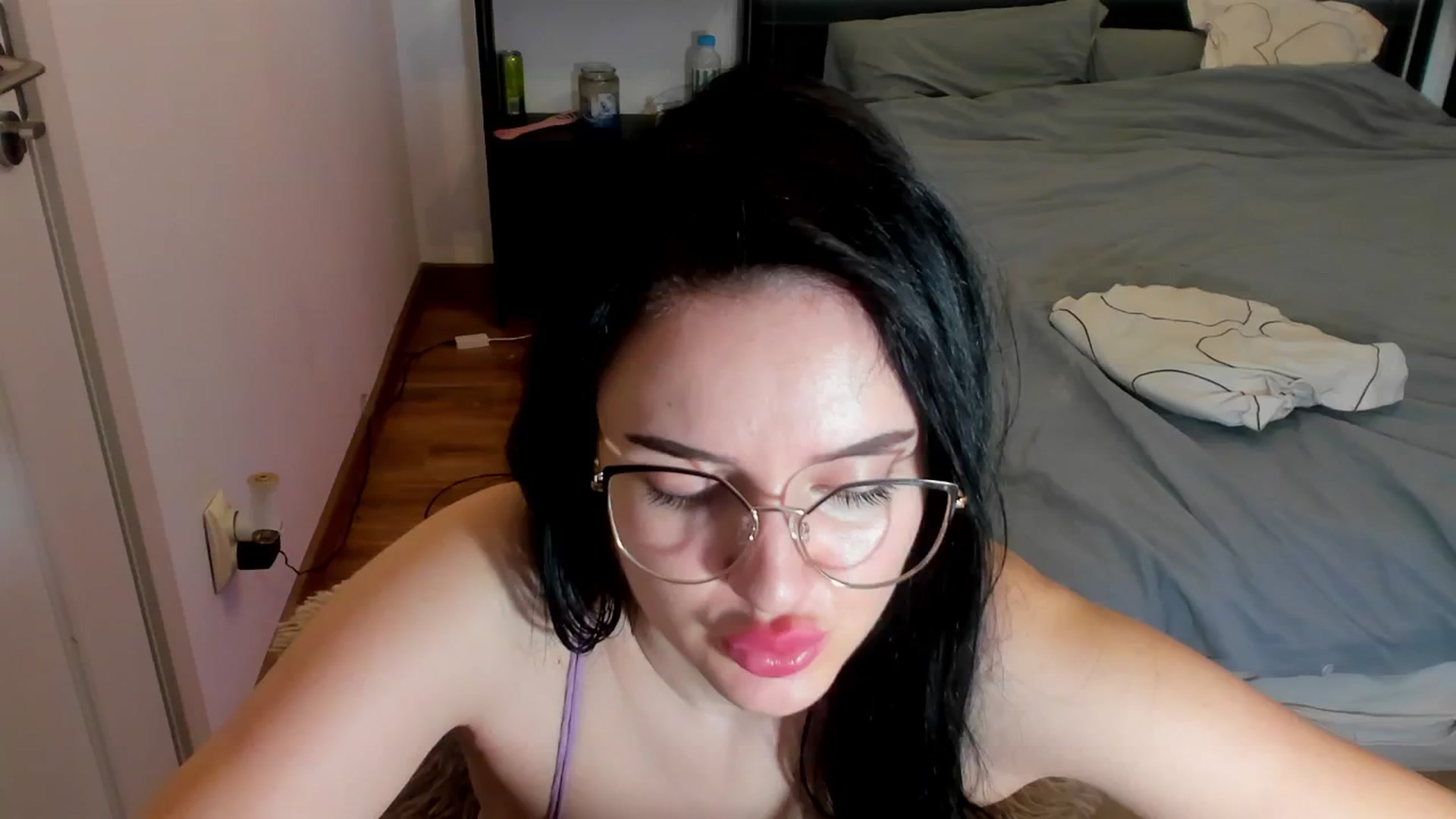 Gallery image thumbnail from yourbustygirl's myfreecams stream on, 03/30/2025, 12:44 image 16 of 20