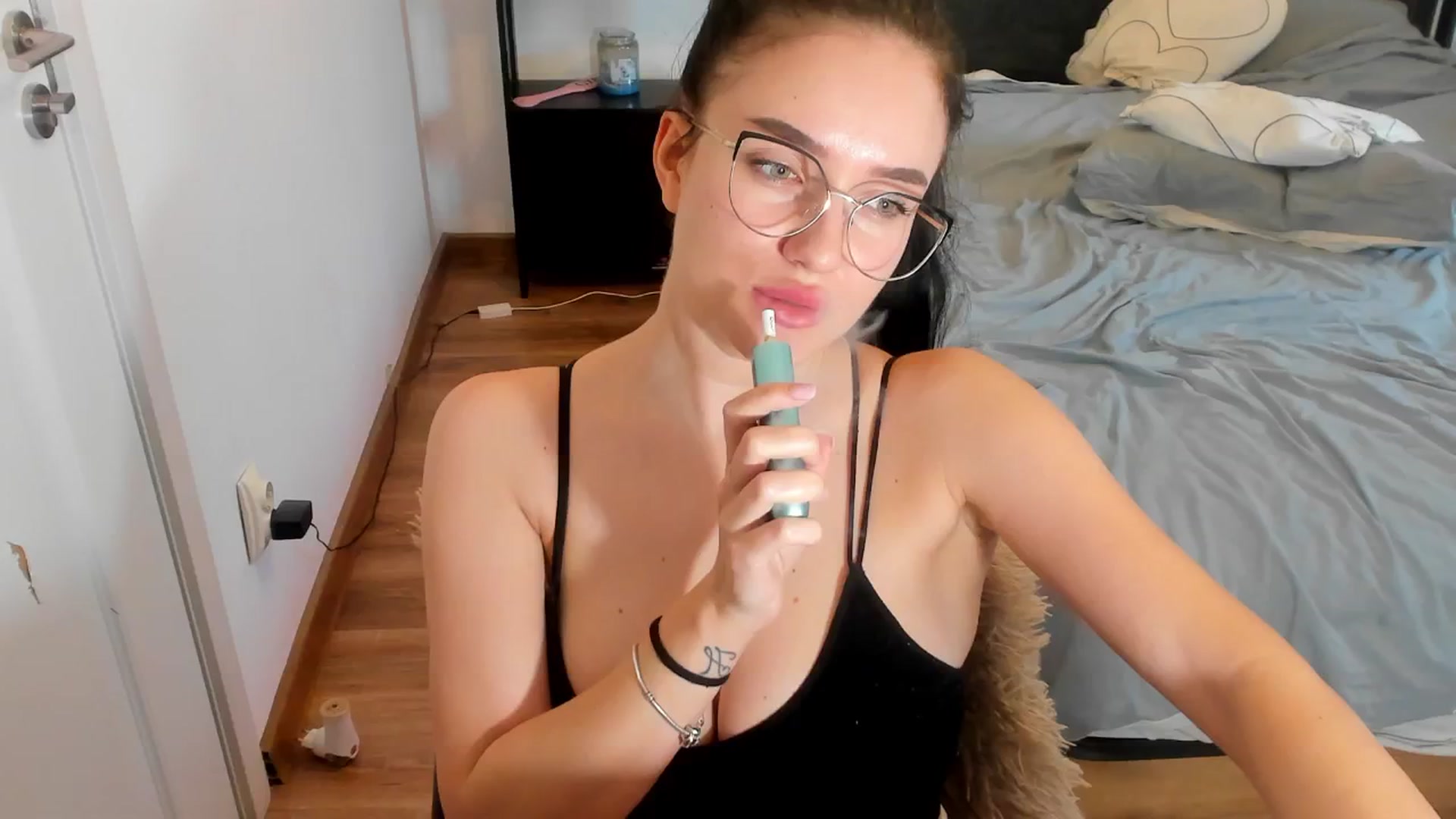 Gallery image thumbnail from yourbustygirl's myfreecams stream on, 04/01/2025, 12:40 image 18 of 20