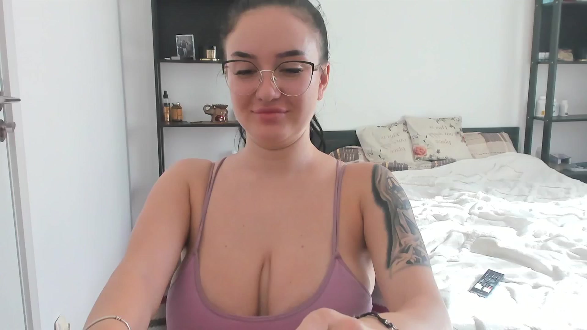Gallery image thumbnail from yourbustygirl's myfreecams stream on, 11/01/2025, 09:46 image 19 of 20