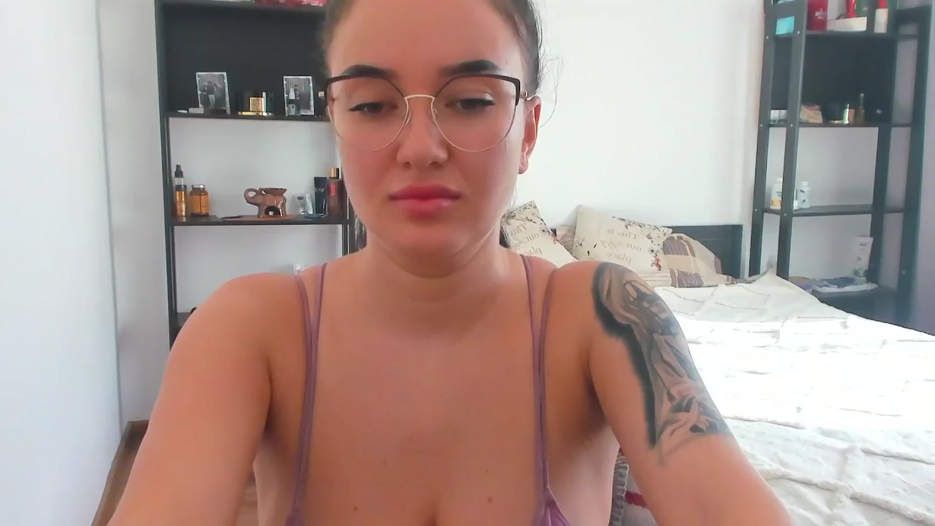 Gallery image thumbnail from yourbustygirl's myfreecams stream on, 11/02/2025, 09:59 image 10 of 20