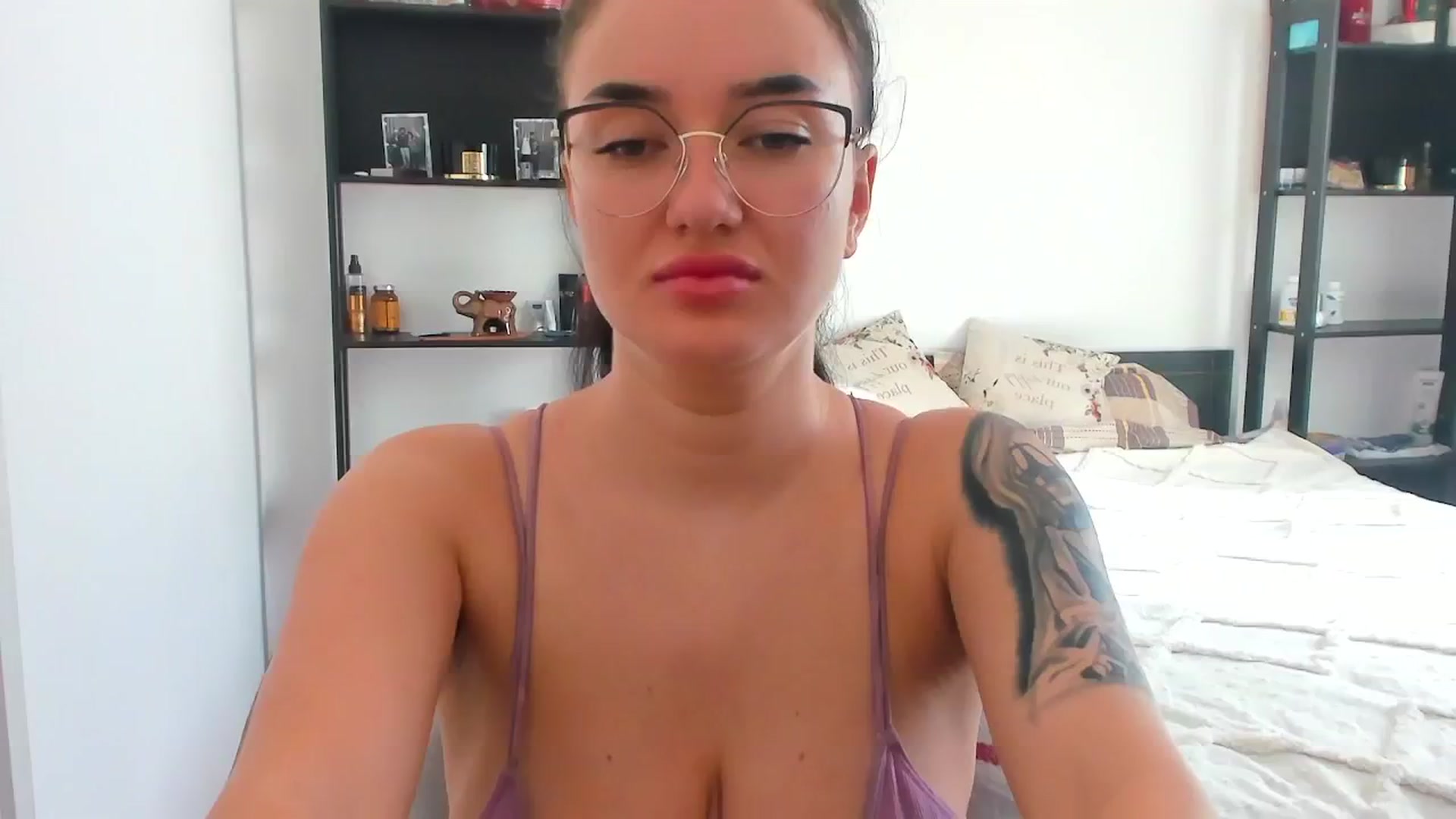 Gallery image thumbnail from yourbustygirl's myfreecams stream on, 11/02/2025, 09:59 image 5 of 20