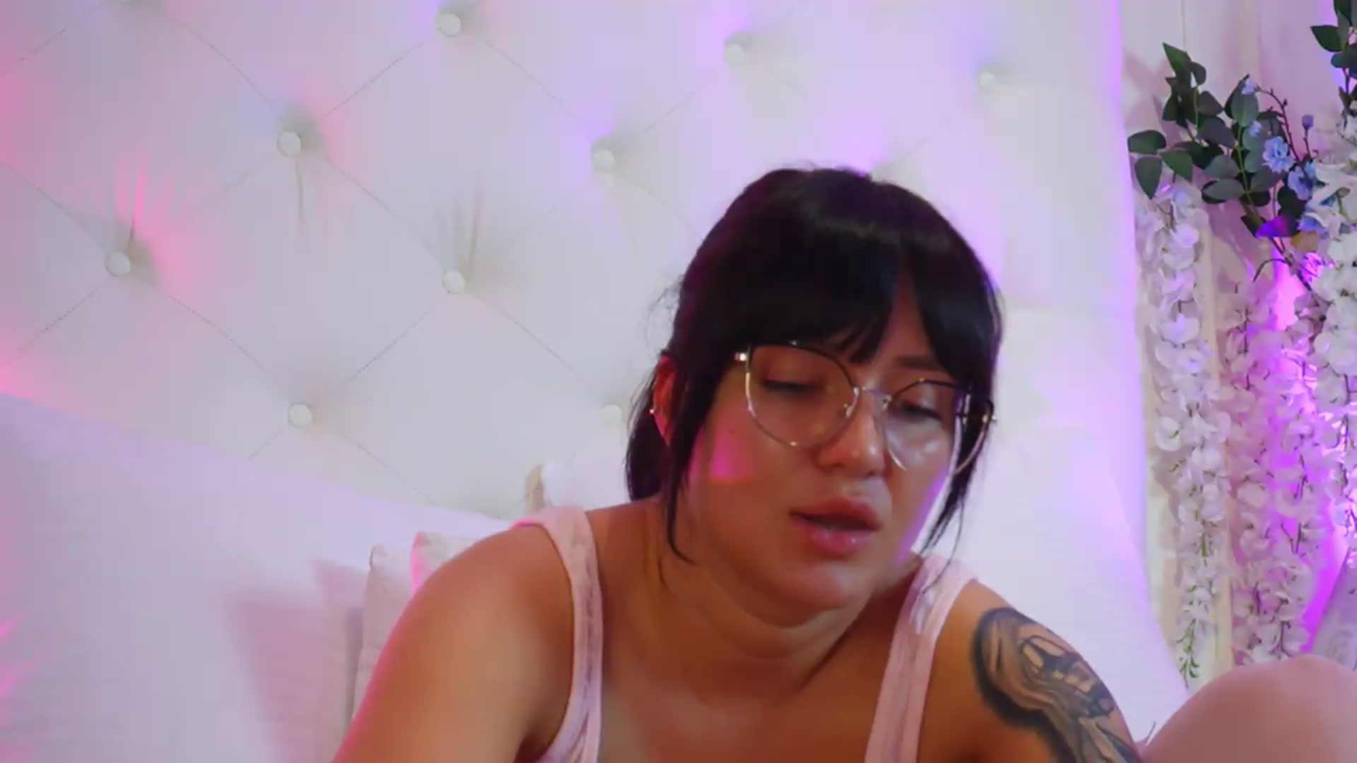 Gallery image thumbnail from yourbustygirl's myfreecams stream on, 05/24/2026, 22:42 image 7 of 20