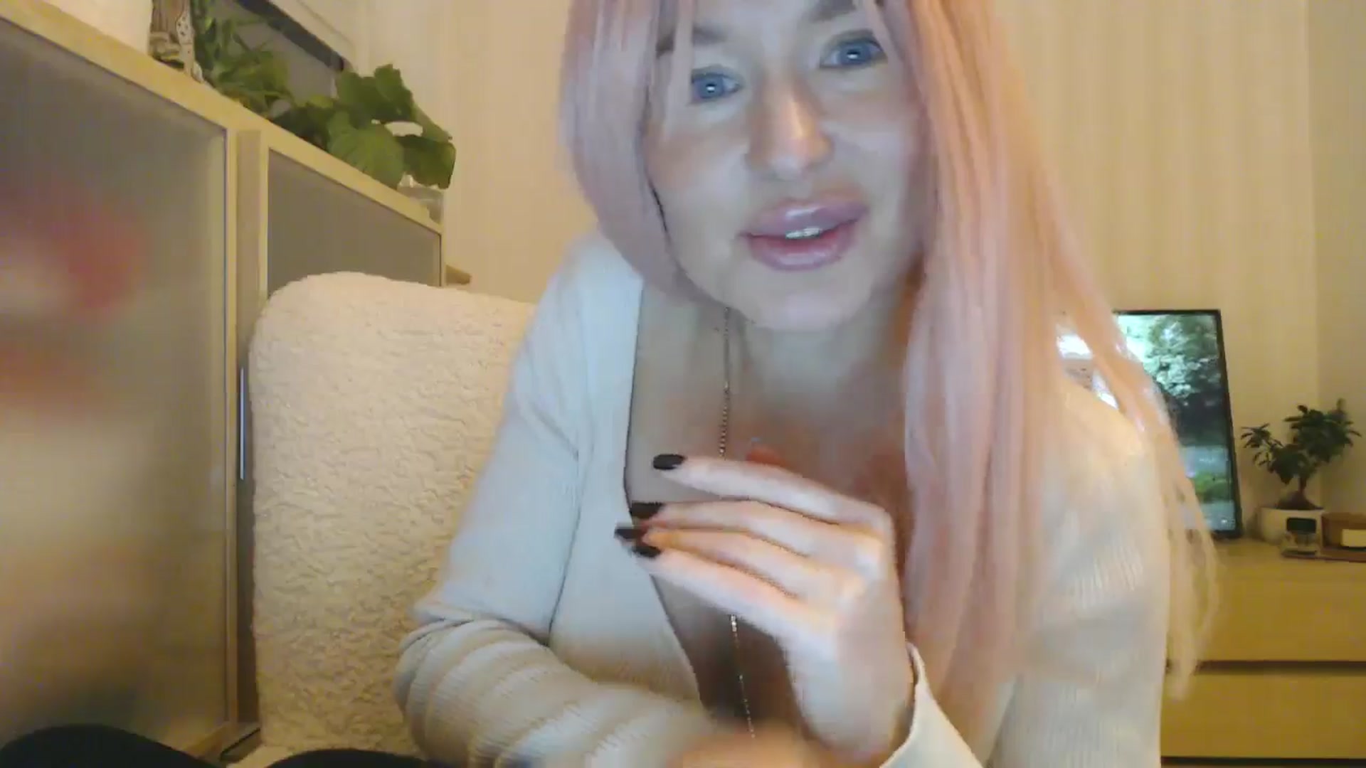 Gallery image thumbnail from yourcammodelx's myfreecams stream on, 02/17/2025, 21:11 image 9 of 20