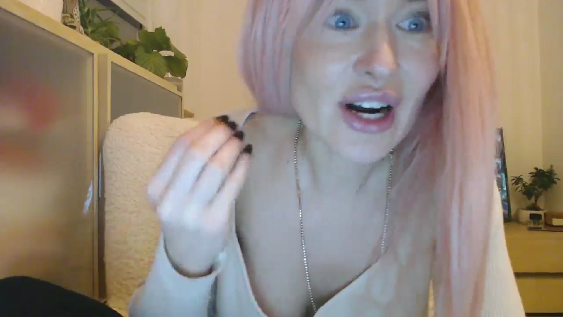 Gallery image thumbnail from yourcammodelx's myfreecams stream on, 02/17/2025, 21:11 image 12 of 20