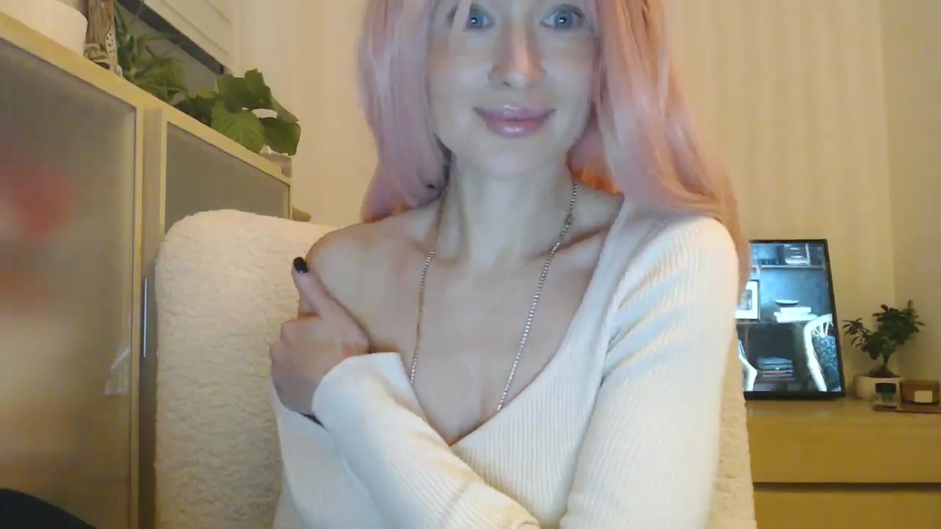 Gallery image thumbnail from yourcammodelx's myfreecams stream on, 02/17/2025, 21:11 image 4 of 20