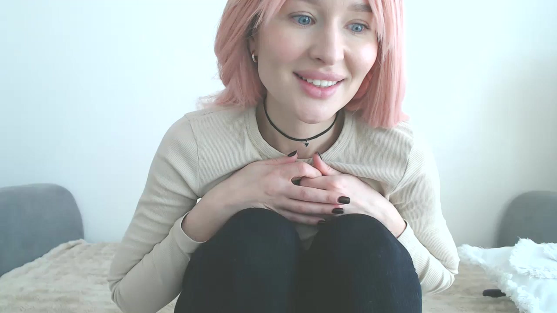Gallery image thumbnail from yourcammodelx's myfreecams stream on, 02/19/2025, 13:34 image 17 of 20