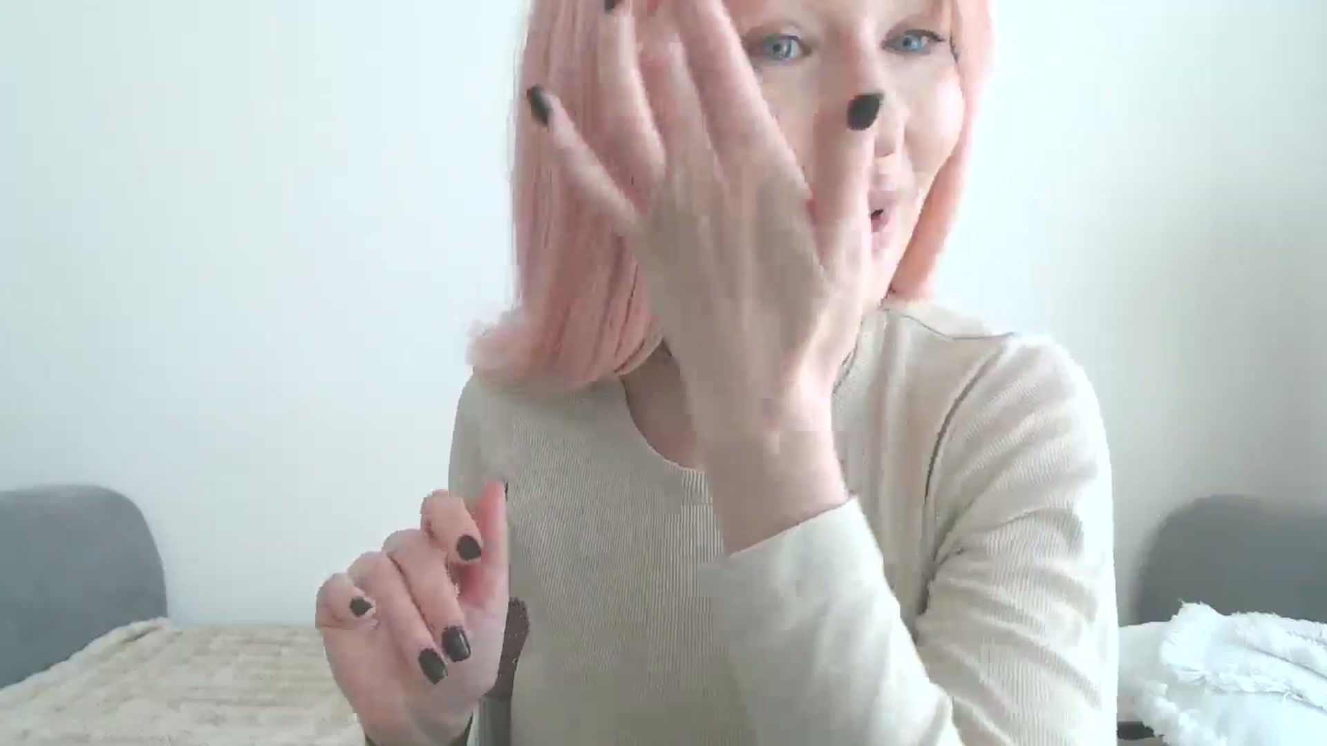 Gallery image thumbnail from yourcammodelx's myfreecams stream on, 02/19/2025, 13:34 image 3 of 20